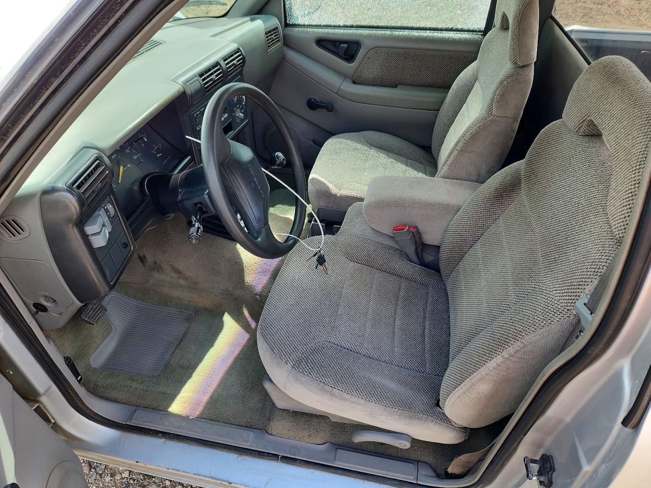 1994 Chevrolet S Truck S10 Silver vin: 1GCCS14Z1R8130356