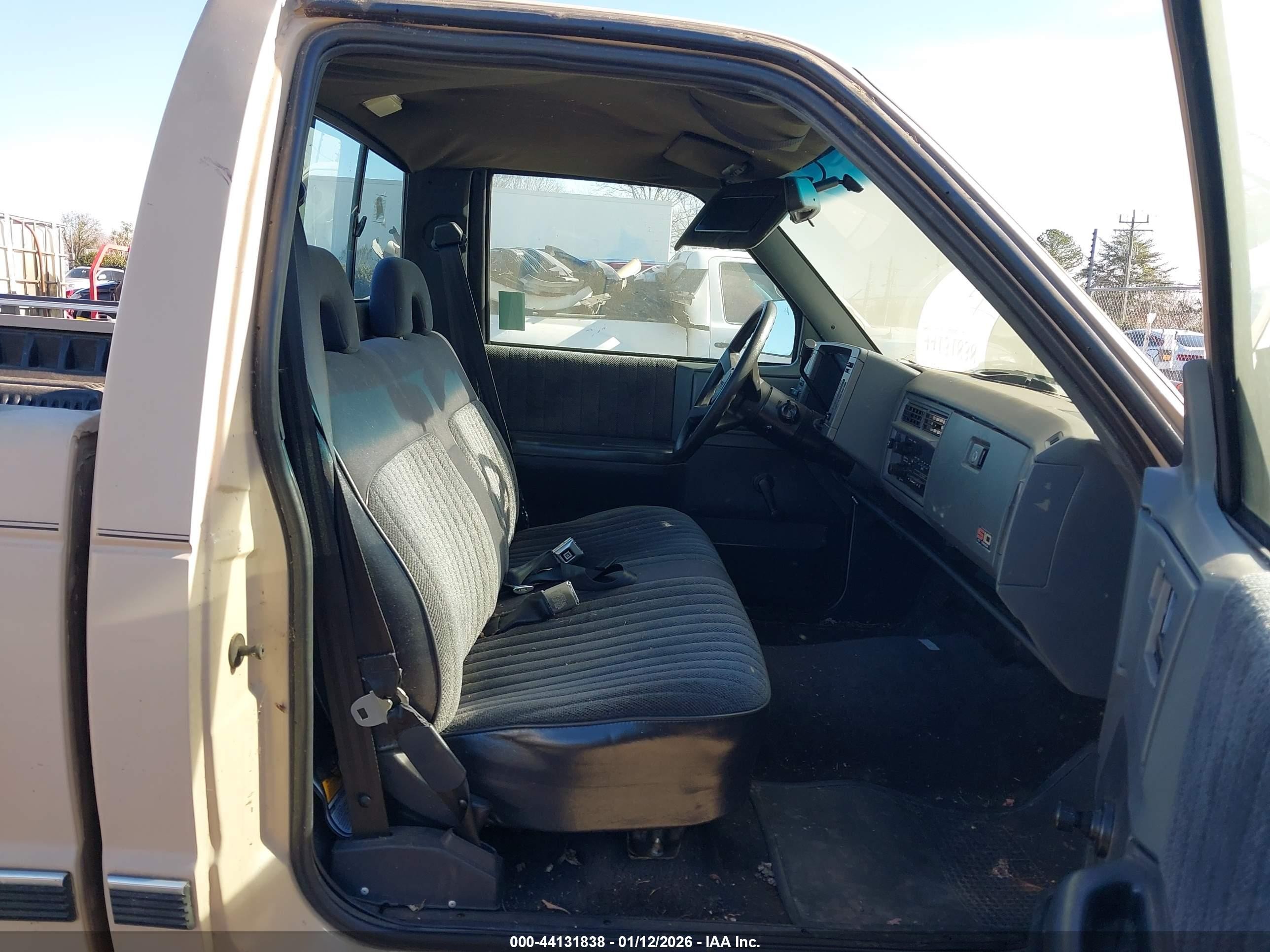 1993 Chevrolet S Truck S10 Tan vin: 1GCCS14Z2P8105396