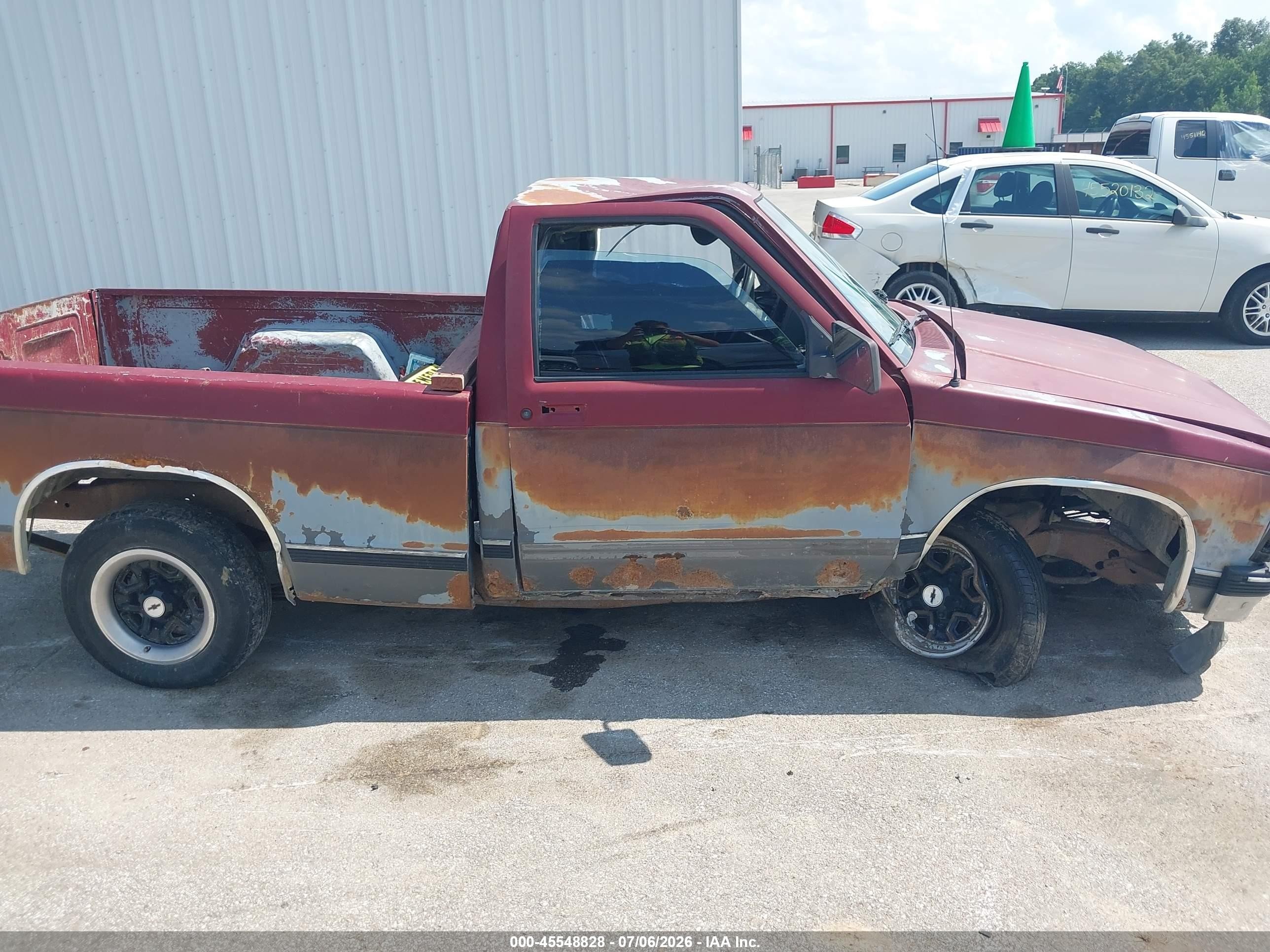 1992 Chevrolet S Truck S10 Red vin: 1GCCS14Z3N8103931