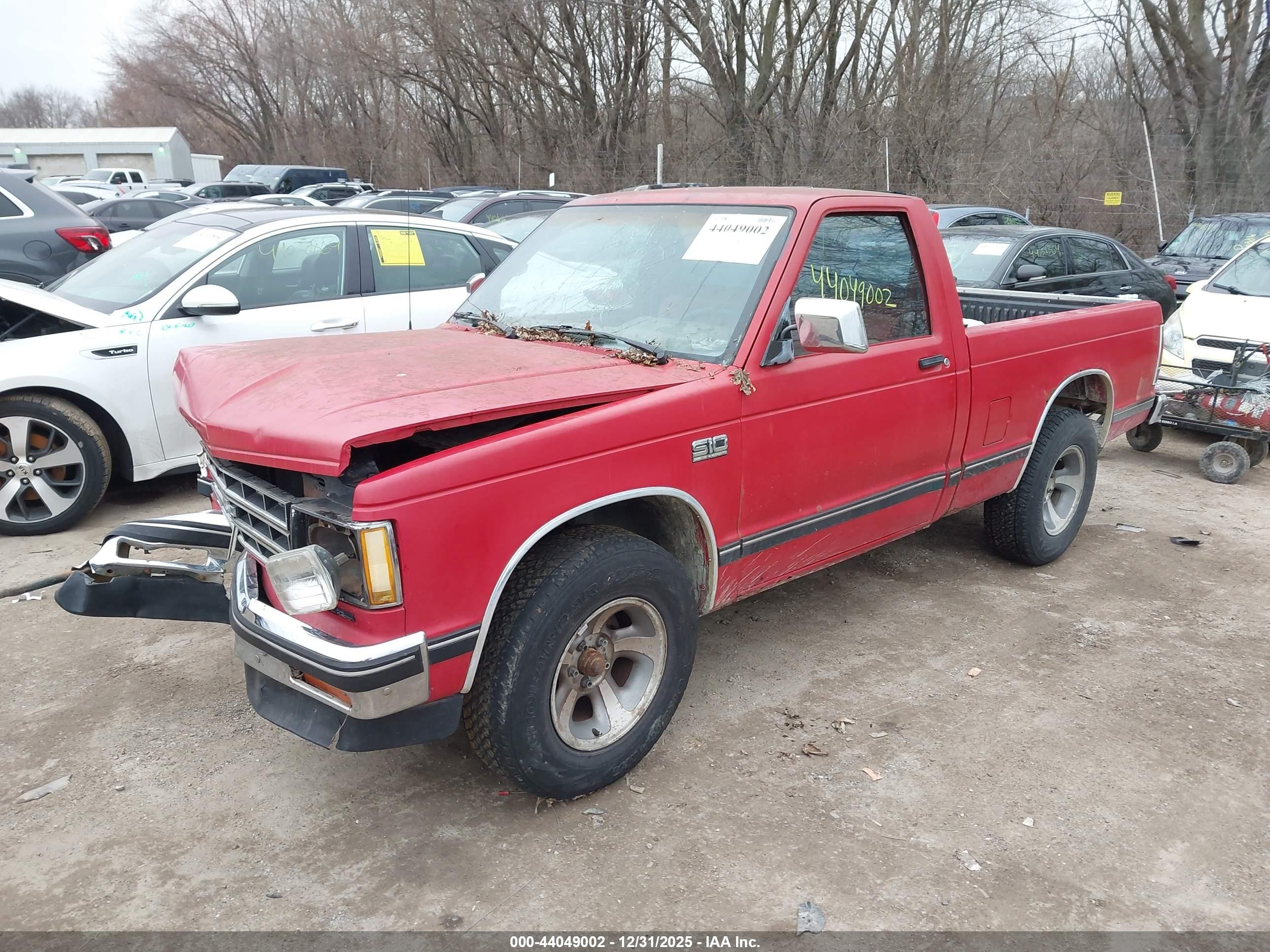 1988 Chevrolet S Truck S10 Red vin: 1GCCS14Z4J2261711
