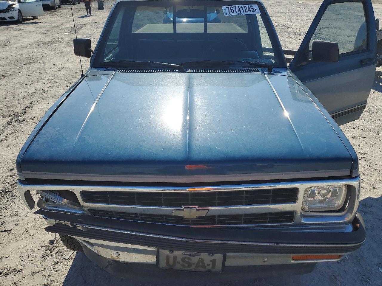 1991 Chevrolet S Truck S10 Two Tone vin: 1GCCS14Z9M8245327