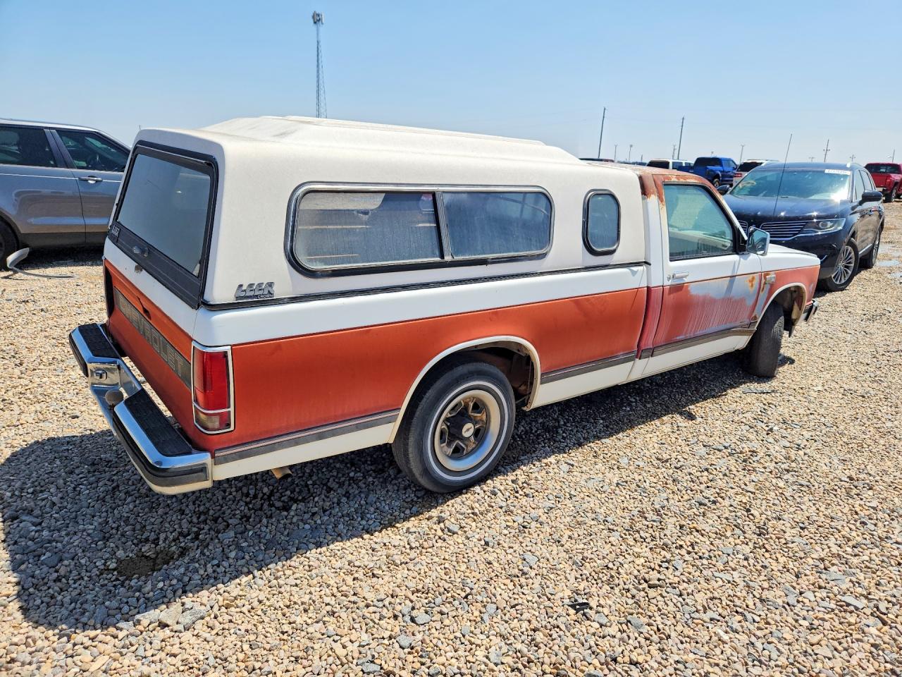 1988 Chevrolet S Truck S10 White vin: 1GCCS14ZXJ8235191