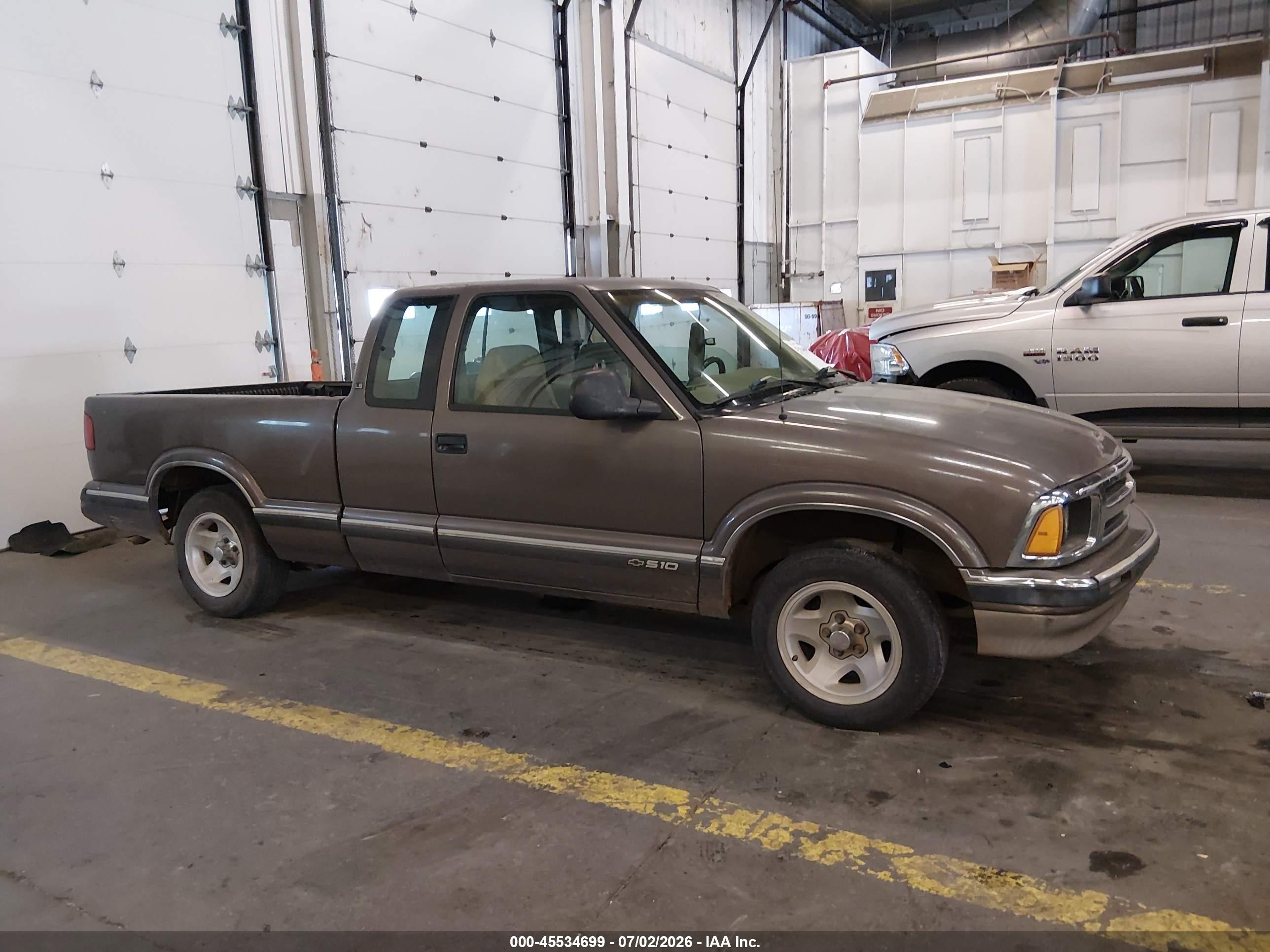 1997 Chevrolet S-10 Ls Brown vin: 1GCCS1941V8163932
