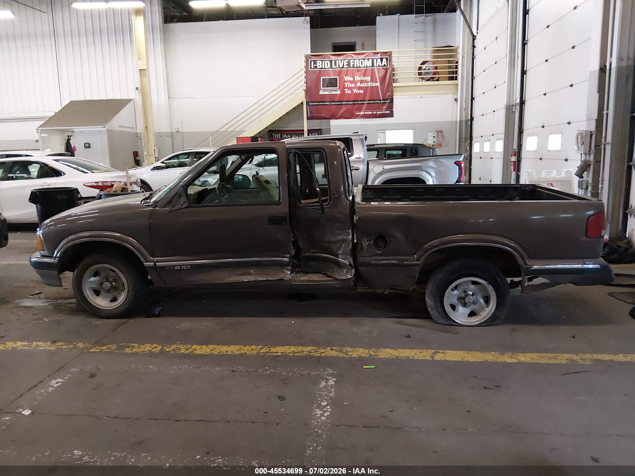 1997 Chevrolet S-10 Ls Brown vin: 1GCCS1941V8163932
