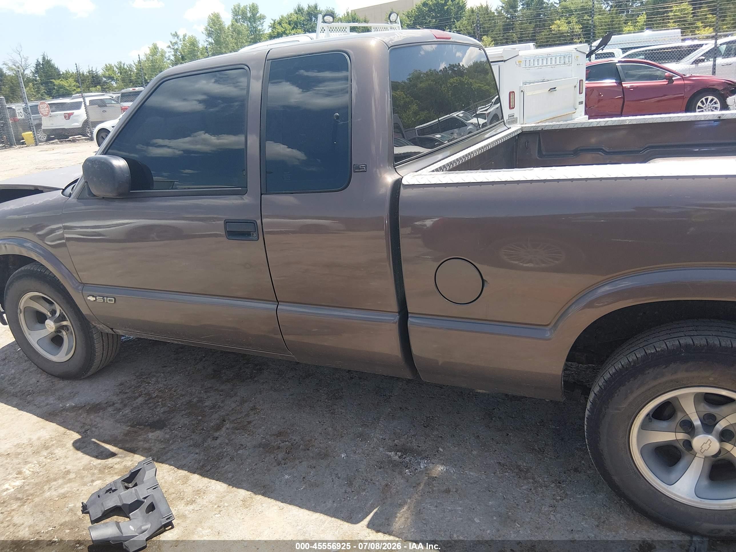 1999 Chevrolet S-10 Ls Brown vin: 1GCCS1941XK187010