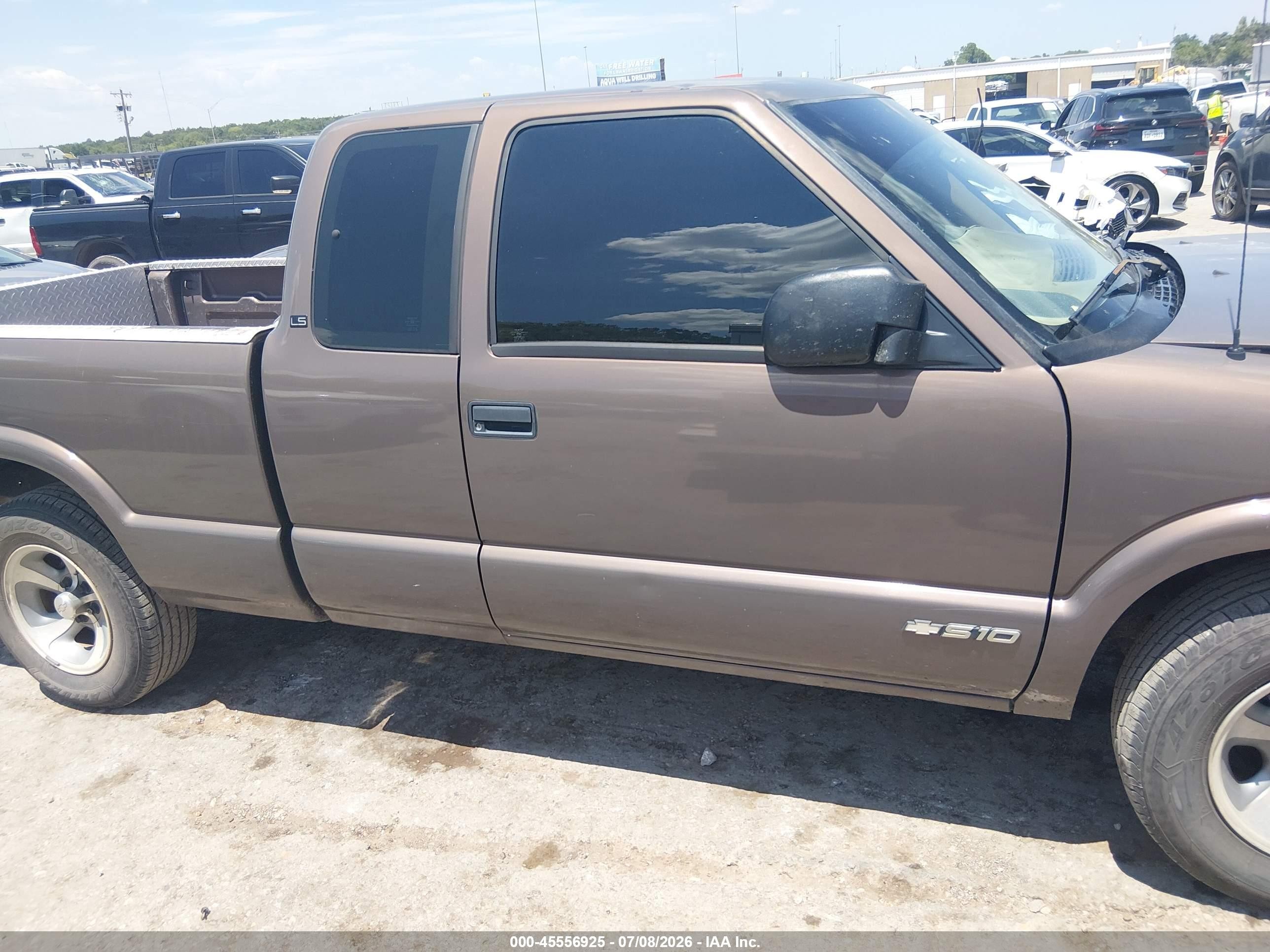 1999 Chevrolet S-10 Ls Brown vin: 1GCCS1941XK187010