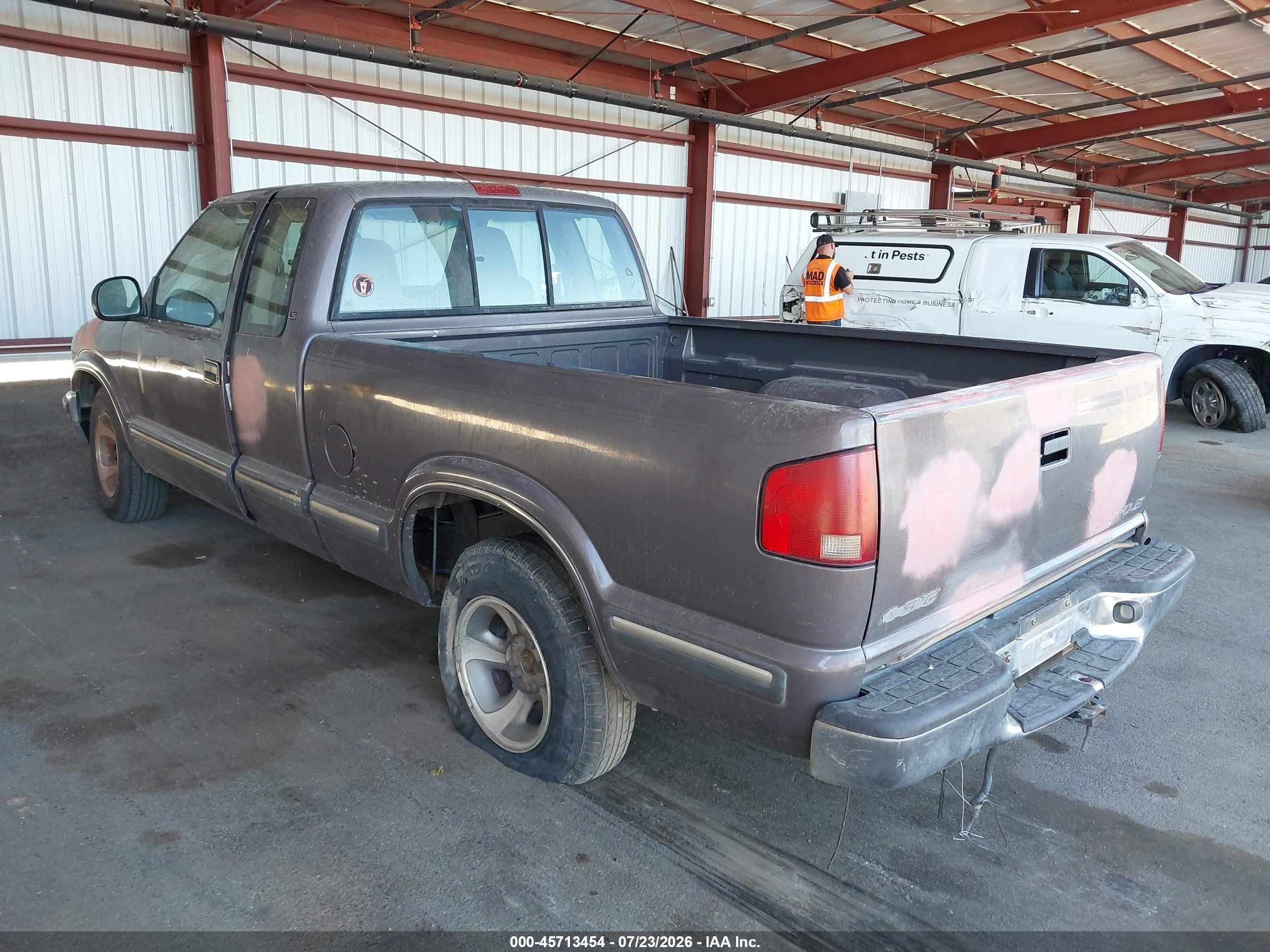 1998 Chevrolet S-10 Ls Коричневый vin: 1GCCS1942WK238660