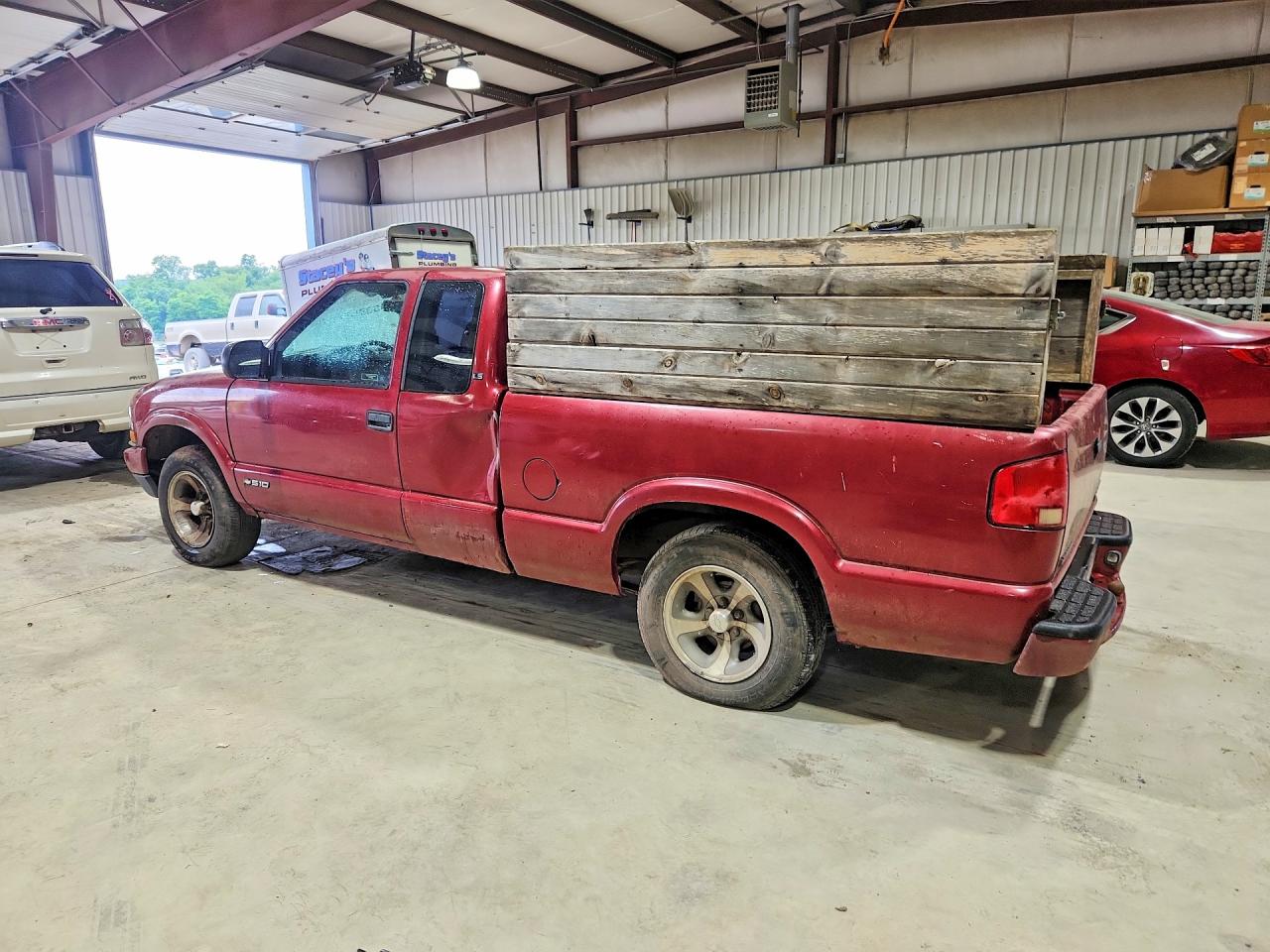 1998 Chevrolet S Truck S10 Burgundy vin: 1GCCS1942WK259377