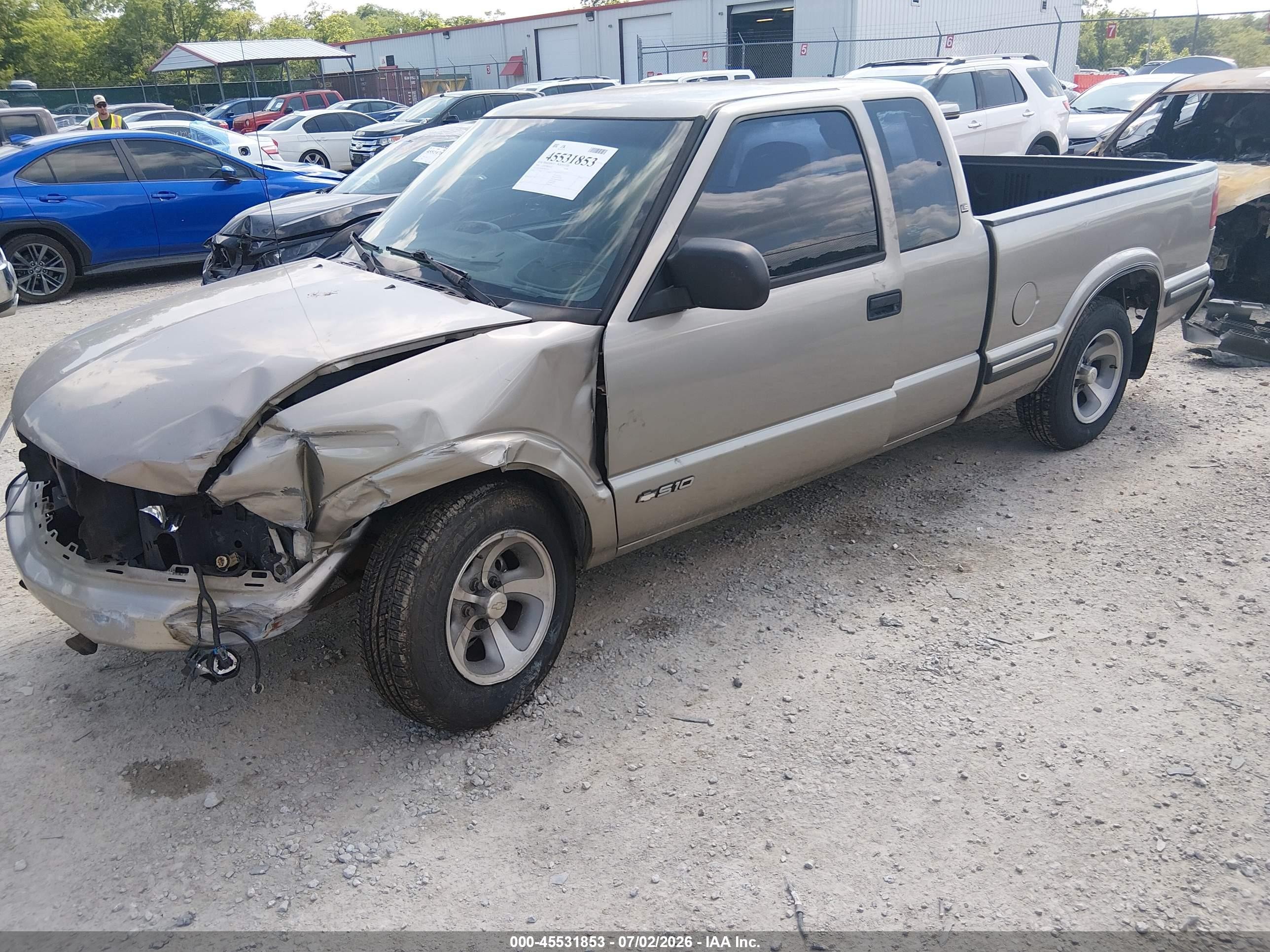 2000 Chevrolet S-10 Ls Beige vin: 1GCCS1942Y8117918