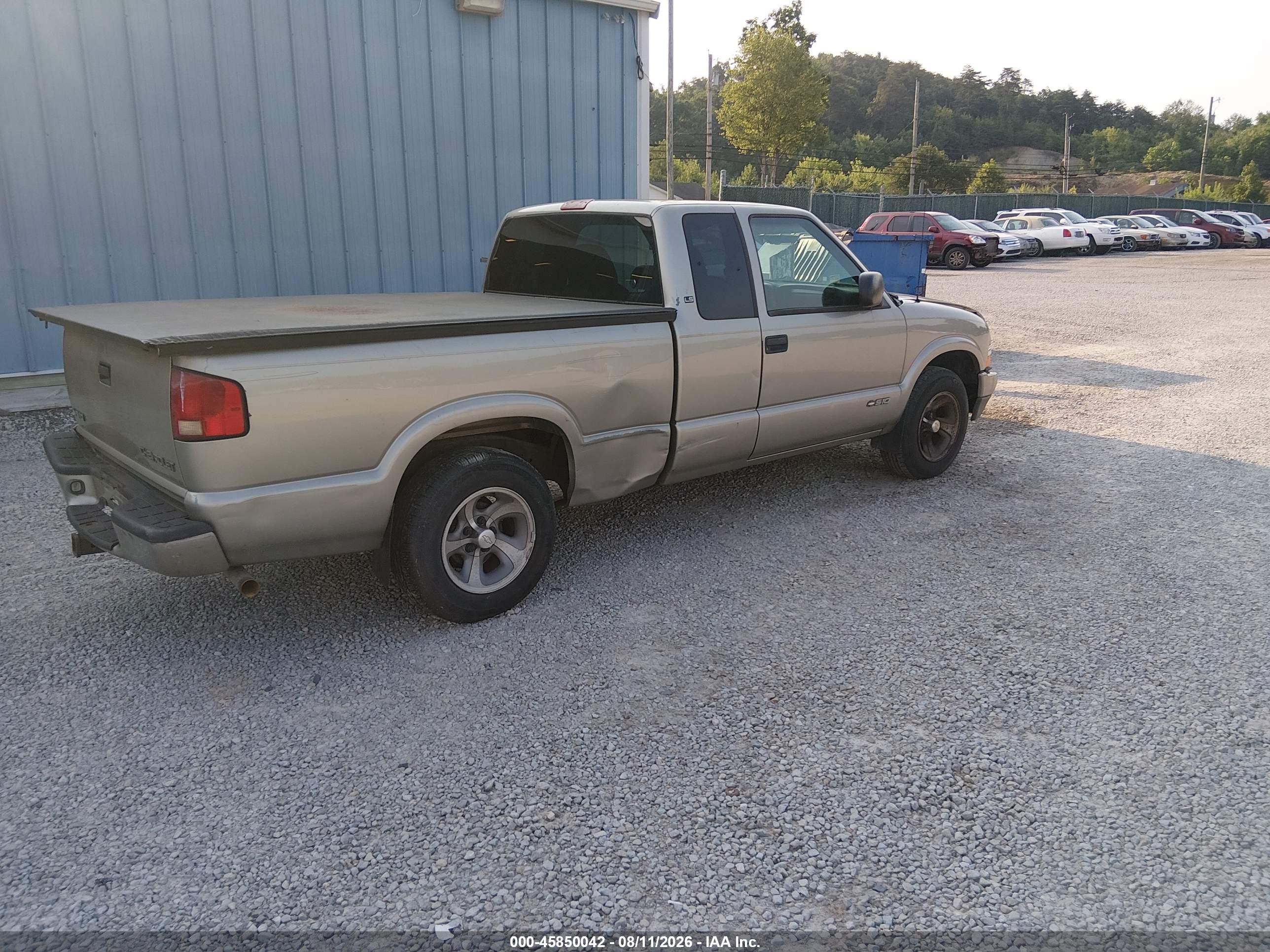 2000 Chevrolet S-10 Ls Gray vin: 1GCCS1942Y8145637