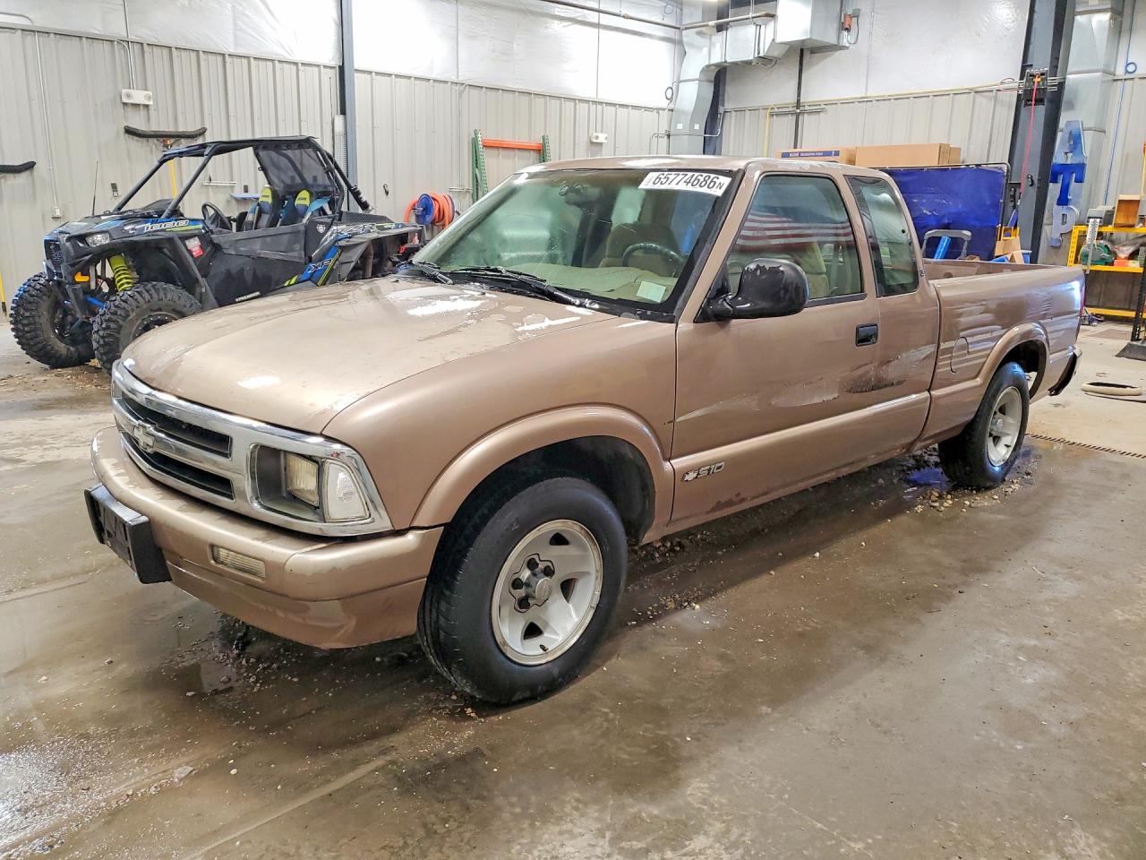 1GCCS1943T8115670