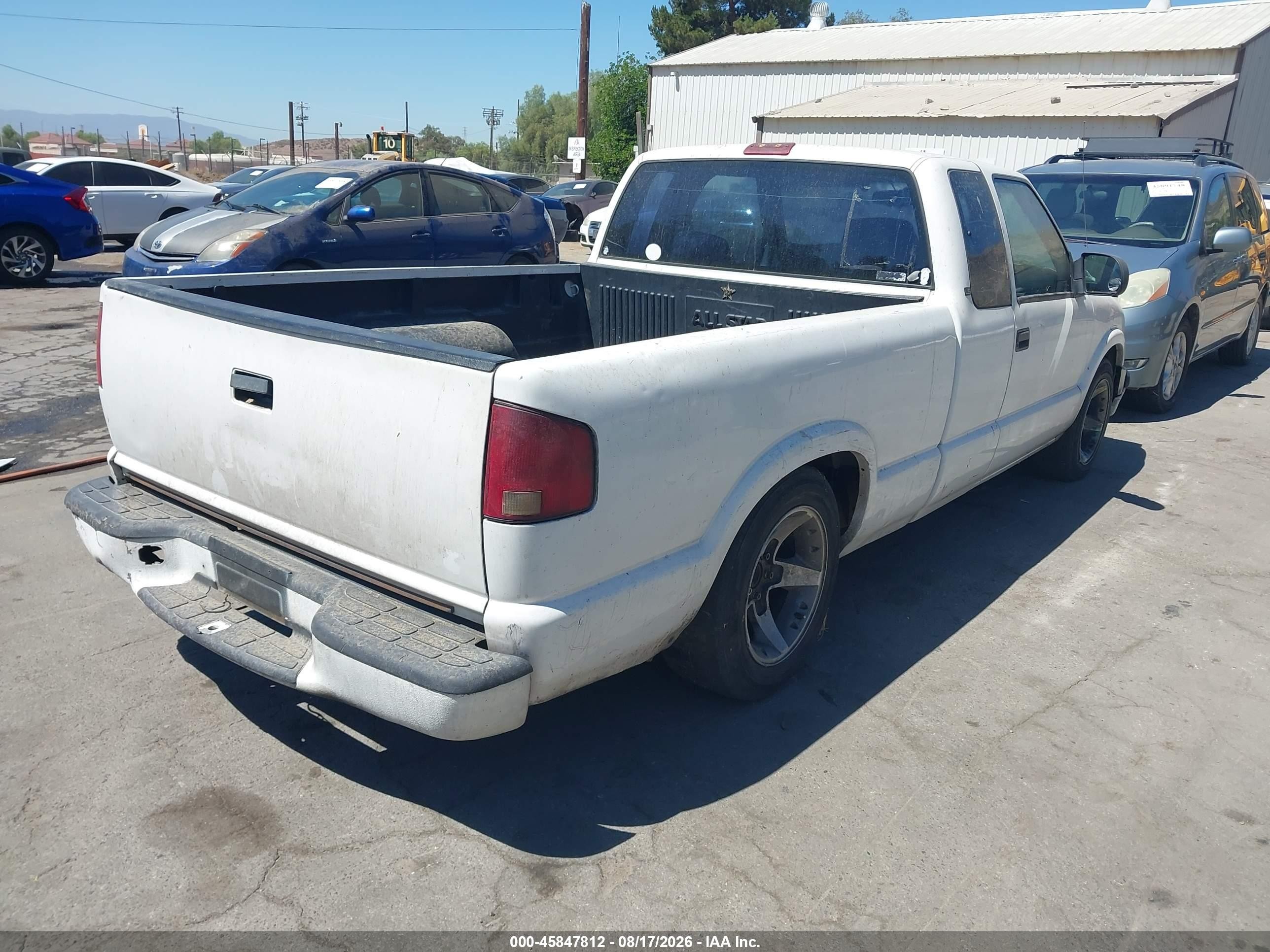 1998 Chevrolet S-10 Ls White vin: 1GCCS1943WK237730