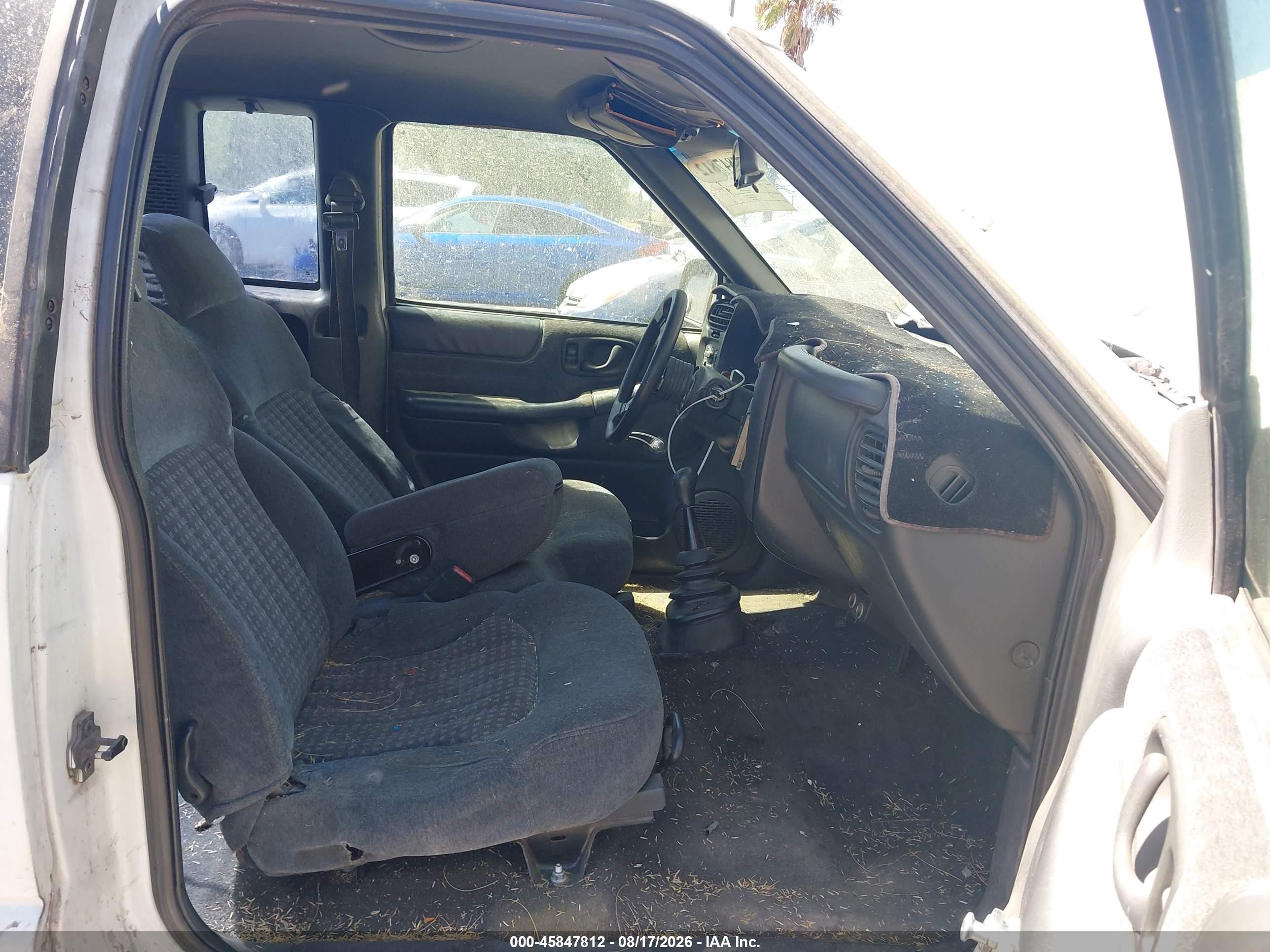 1998 Chevrolet S-10 Ls White vin: 1GCCS1943WK237730