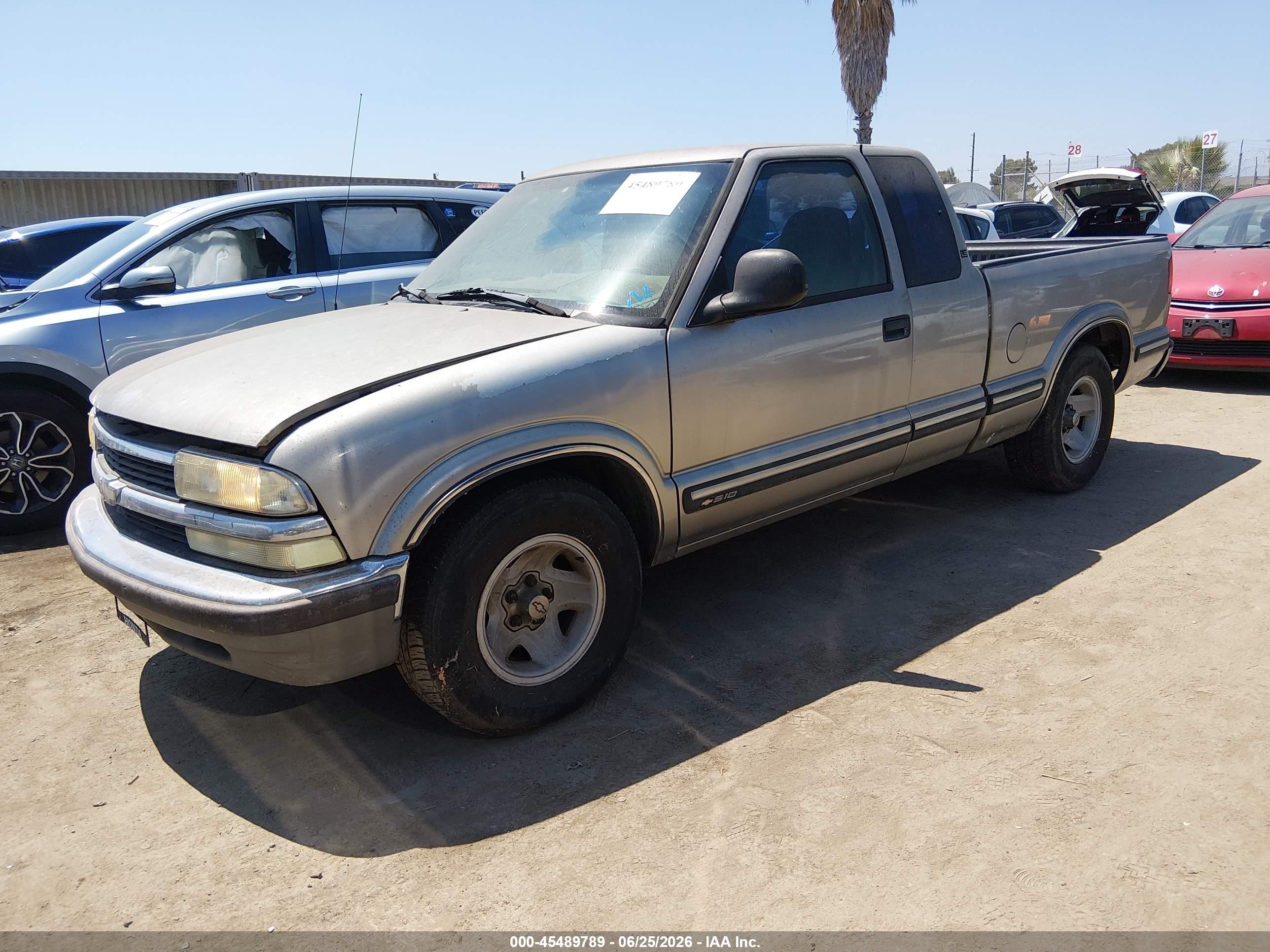 1998 Chevrolet S-10 Ls Brown vin: 1GCCS1946W8192408