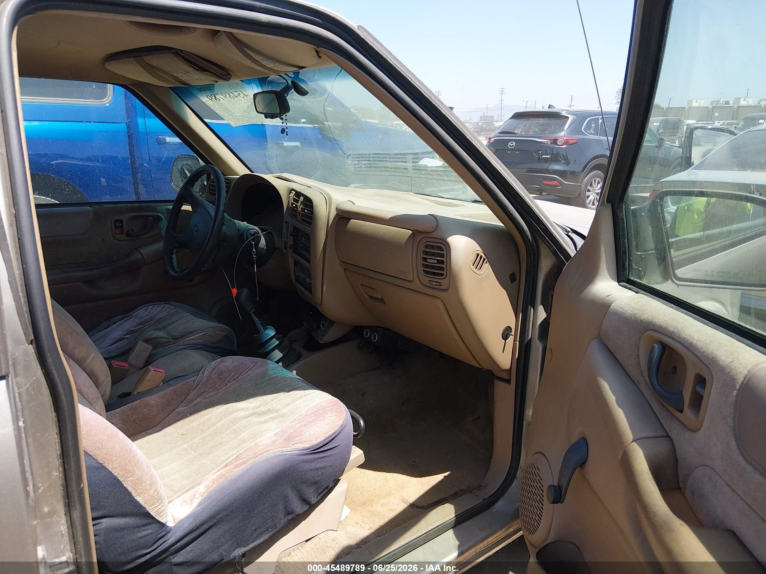 1998 Chevrolet S-10 Ls Brown vin: 1GCCS1946W8192408