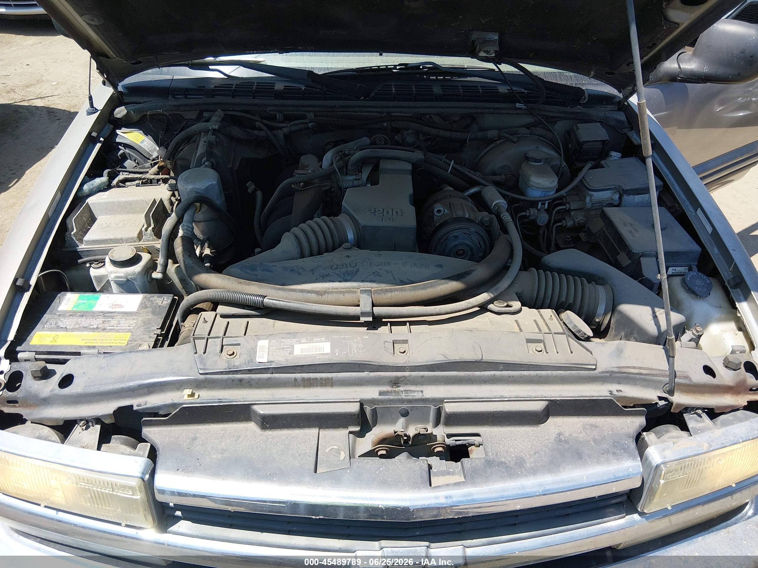 1998 Chevrolet S-10 Ls Brown vin: 1GCCS1946W8192408
