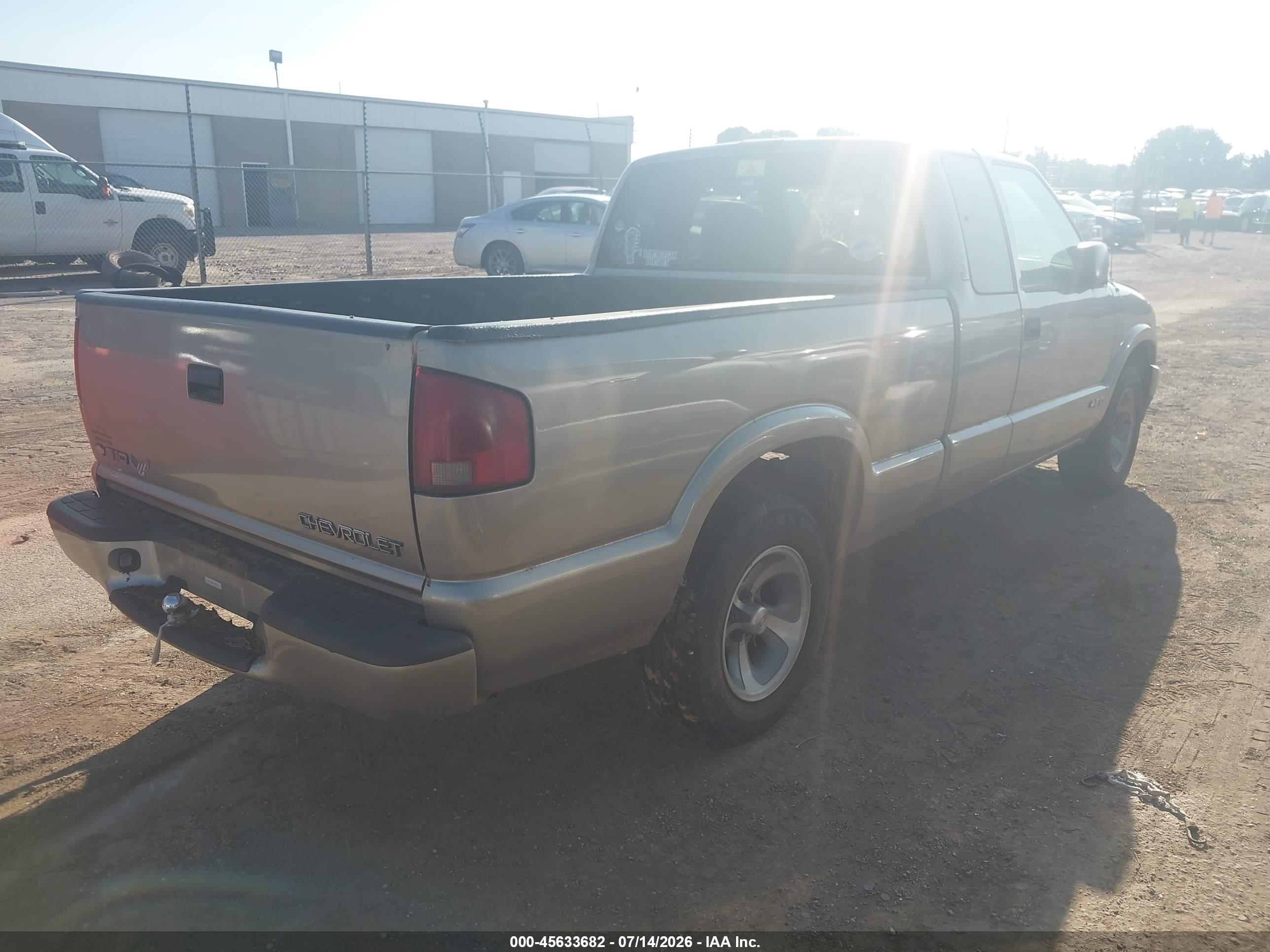 1999 Chevrolet S-10 Ls Золотой vin: 1GCCS1946XK219644