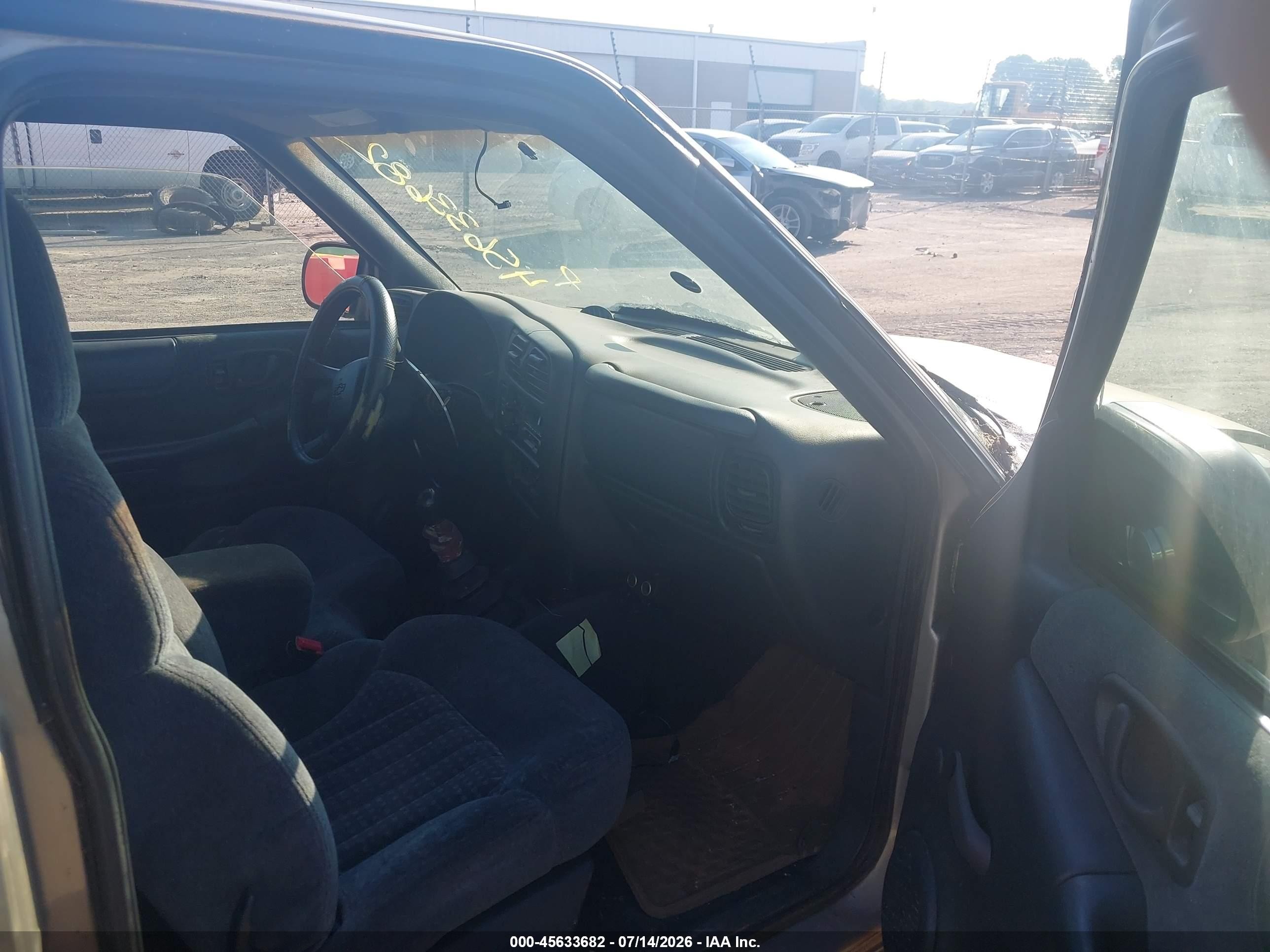 1999 Chevrolet S-10 Ls Золотой vin: 1GCCS1946XK219644