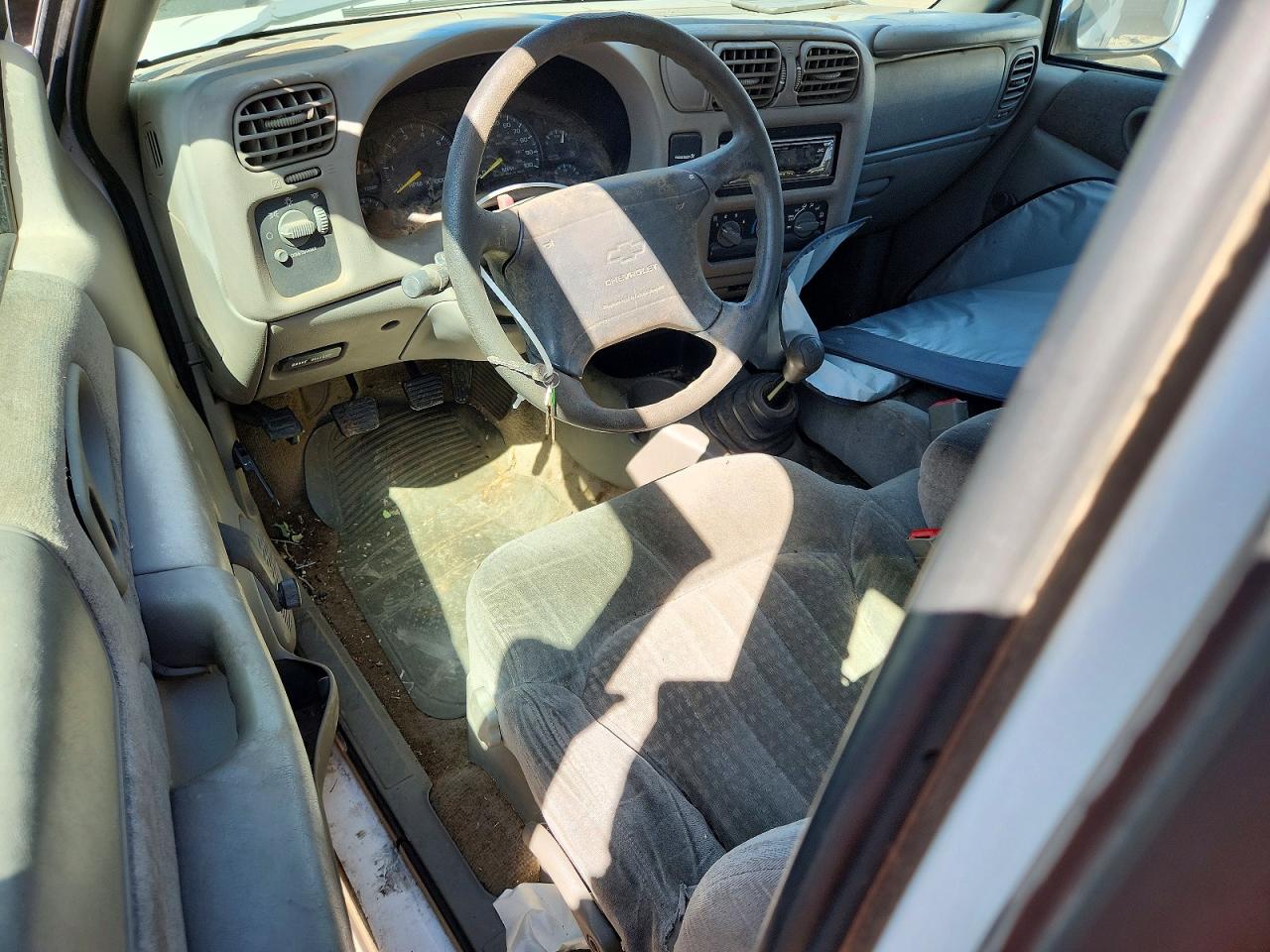 1998 Chevrolet S Truck S10 White vin: 1GCCS1947WK157394