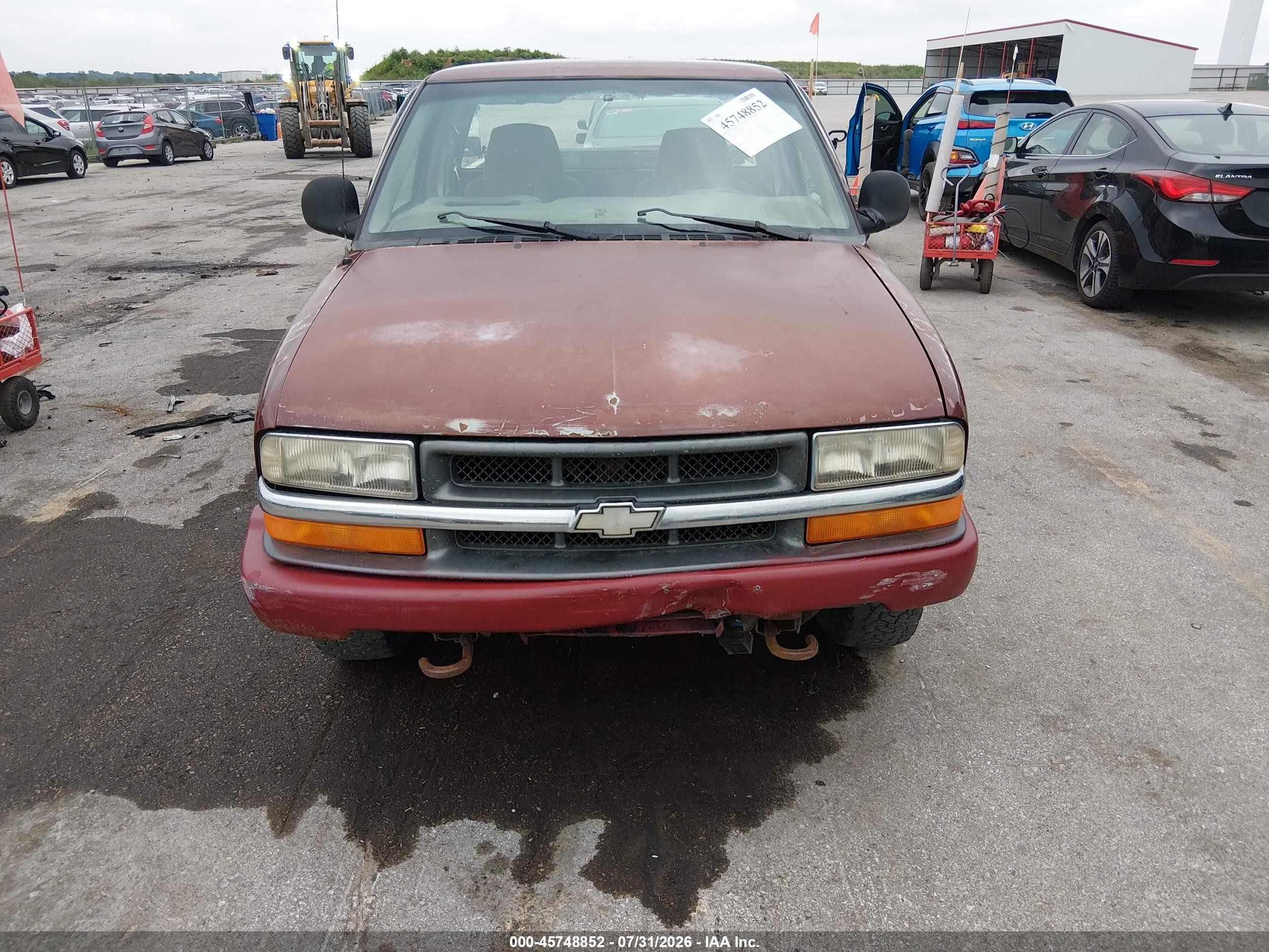 1998 Chevrolet S-10 Ls Red vin: 1GCCS1947WK166287