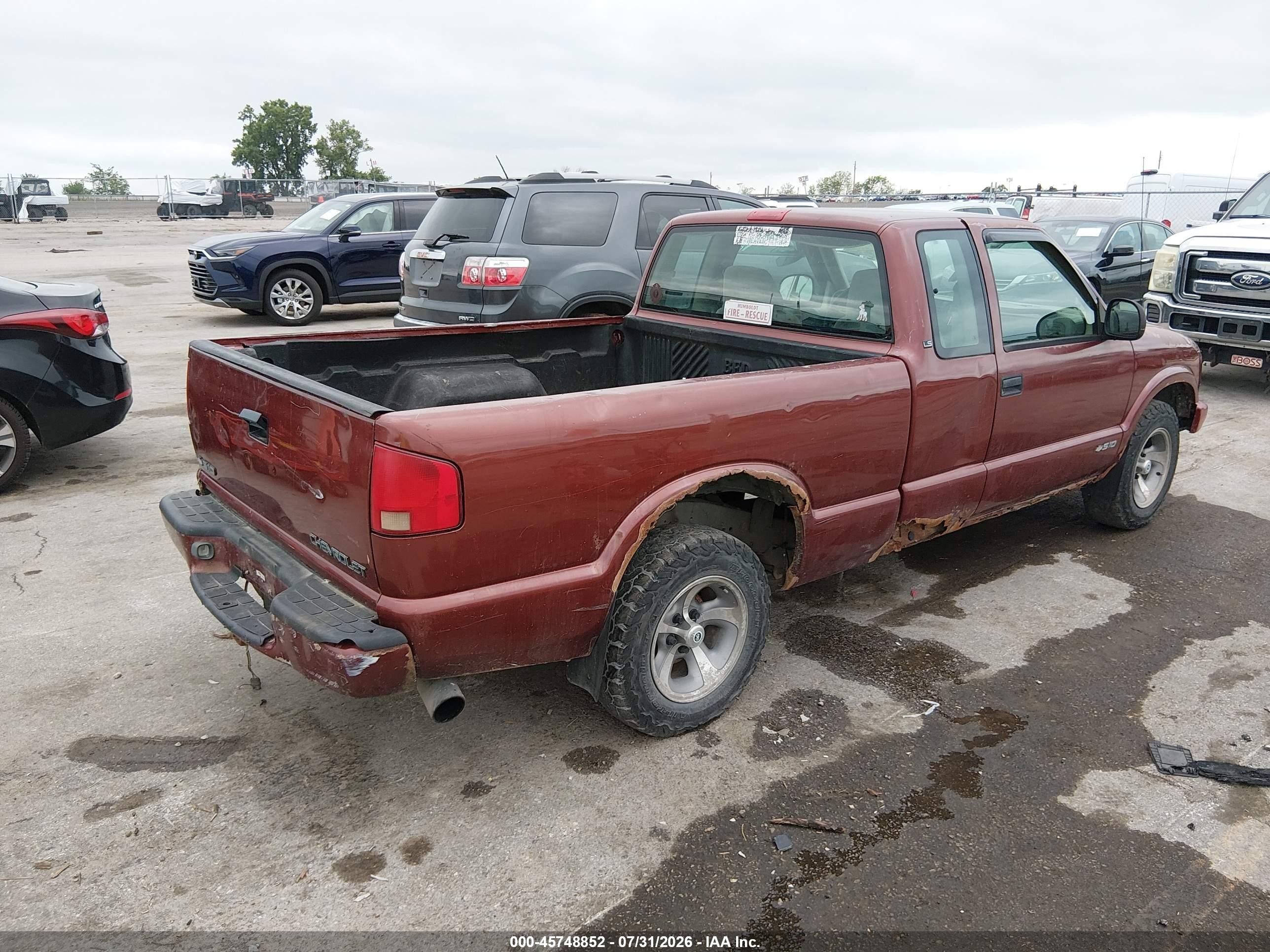 1998 Chevrolet S-10 Ls Red vin: 1GCCS1947WK166287