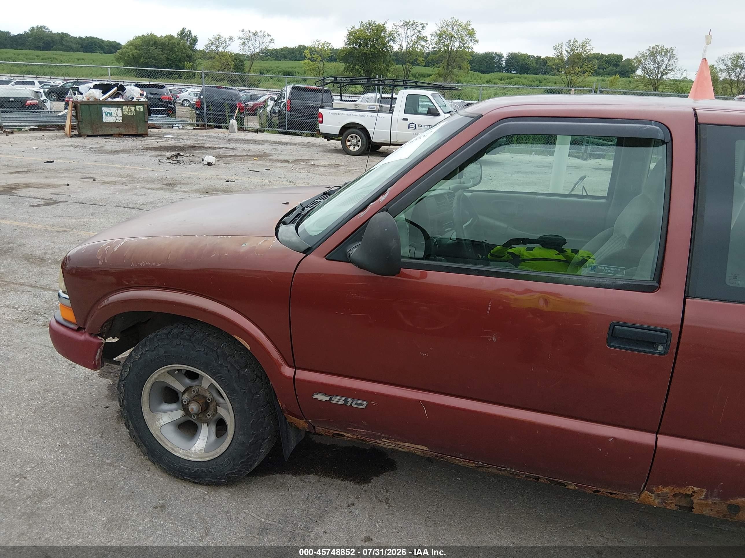 1998 Chevrolet S-10 Ls Red vin: 1GCCS1947WK166287