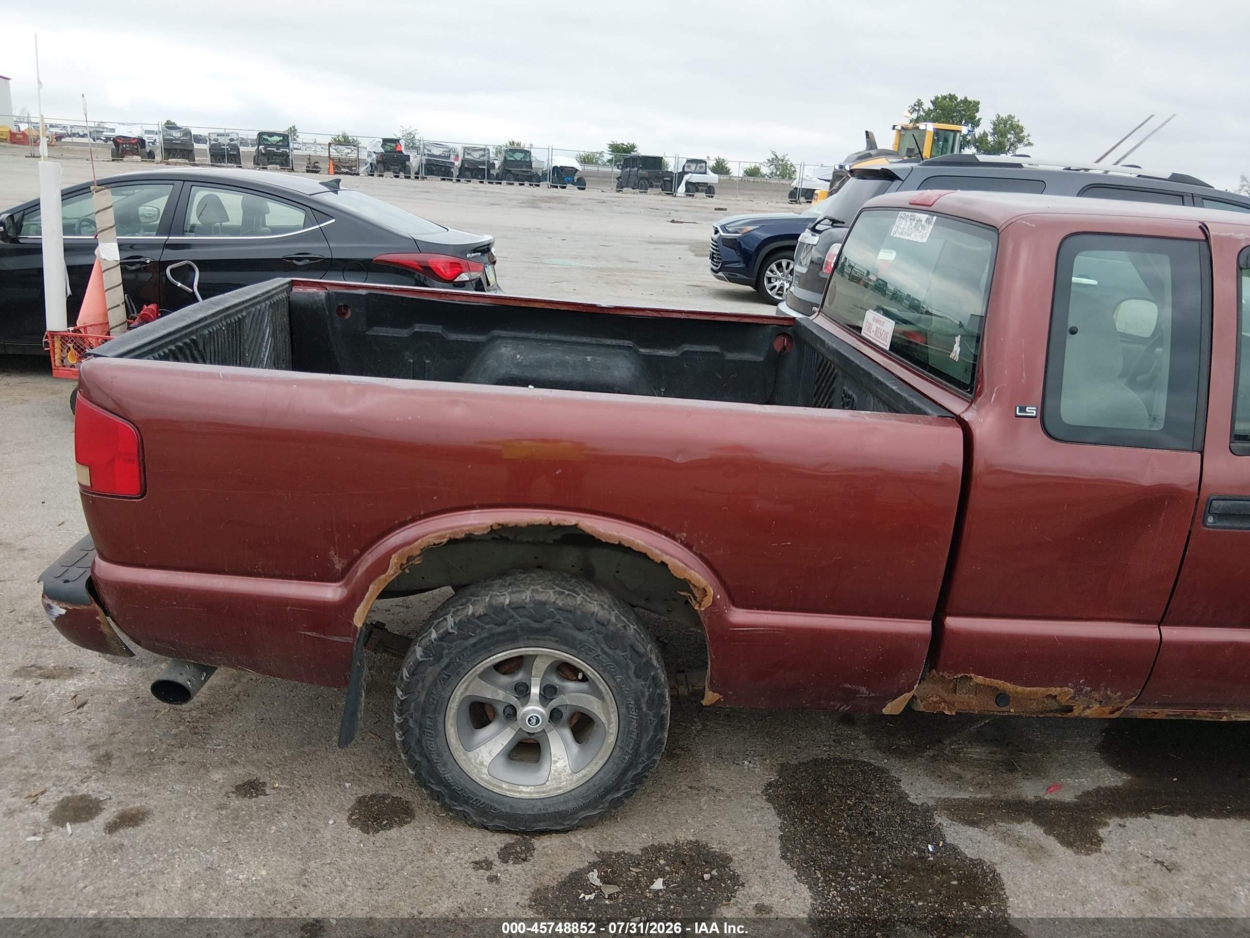 1998 Chevrolet S-10 Ls Red vin: 1GCCS1947WK166287