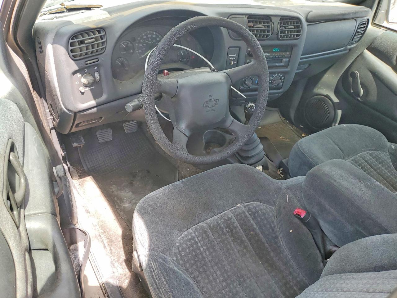 1999 Chevrolet S Truck S10 Серебряный vin: 1GCCS1947XK204070