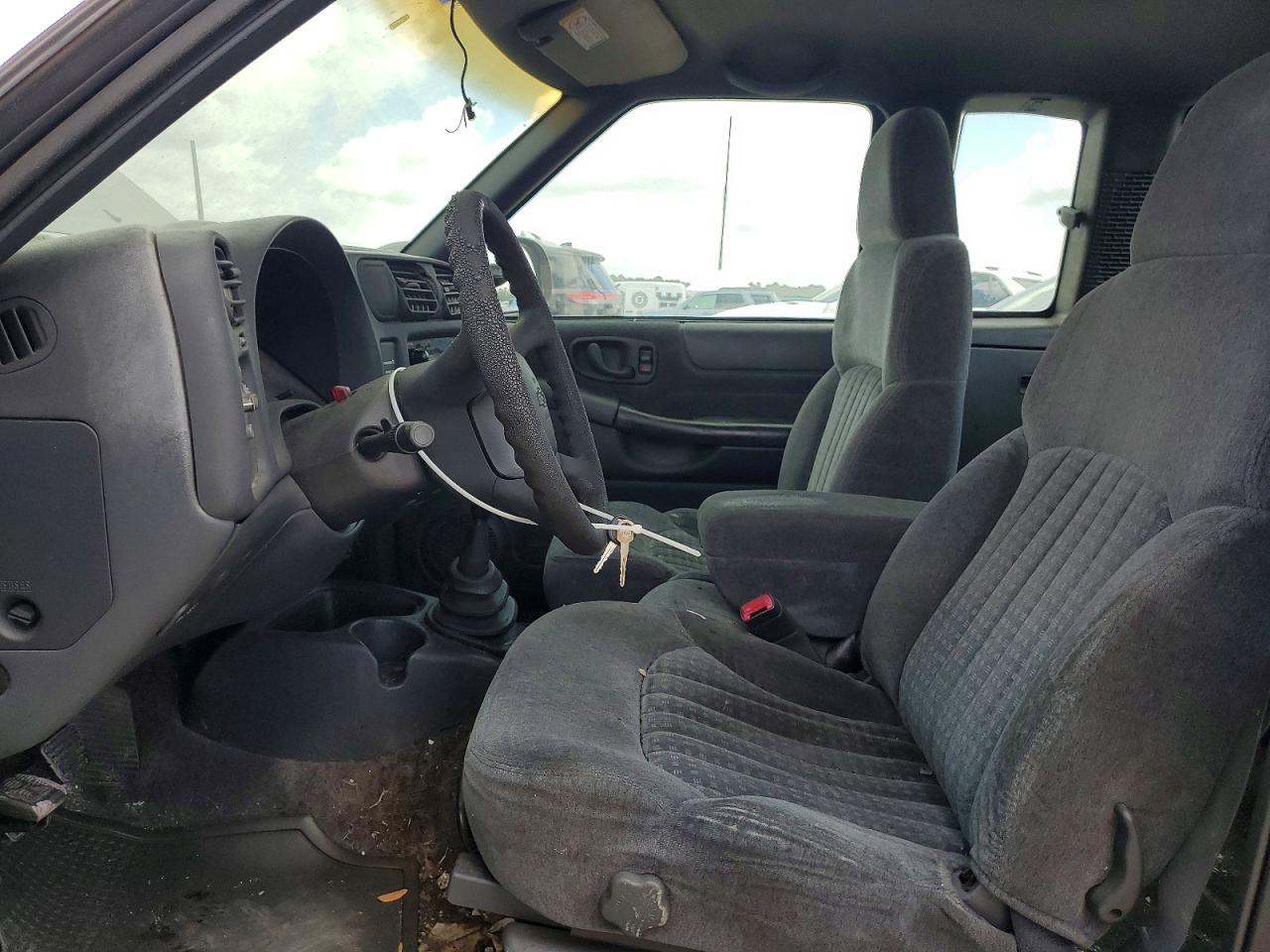 1999 Chevrolet S Truck S10 Серебряный vin: 1GCCS1947XK204070