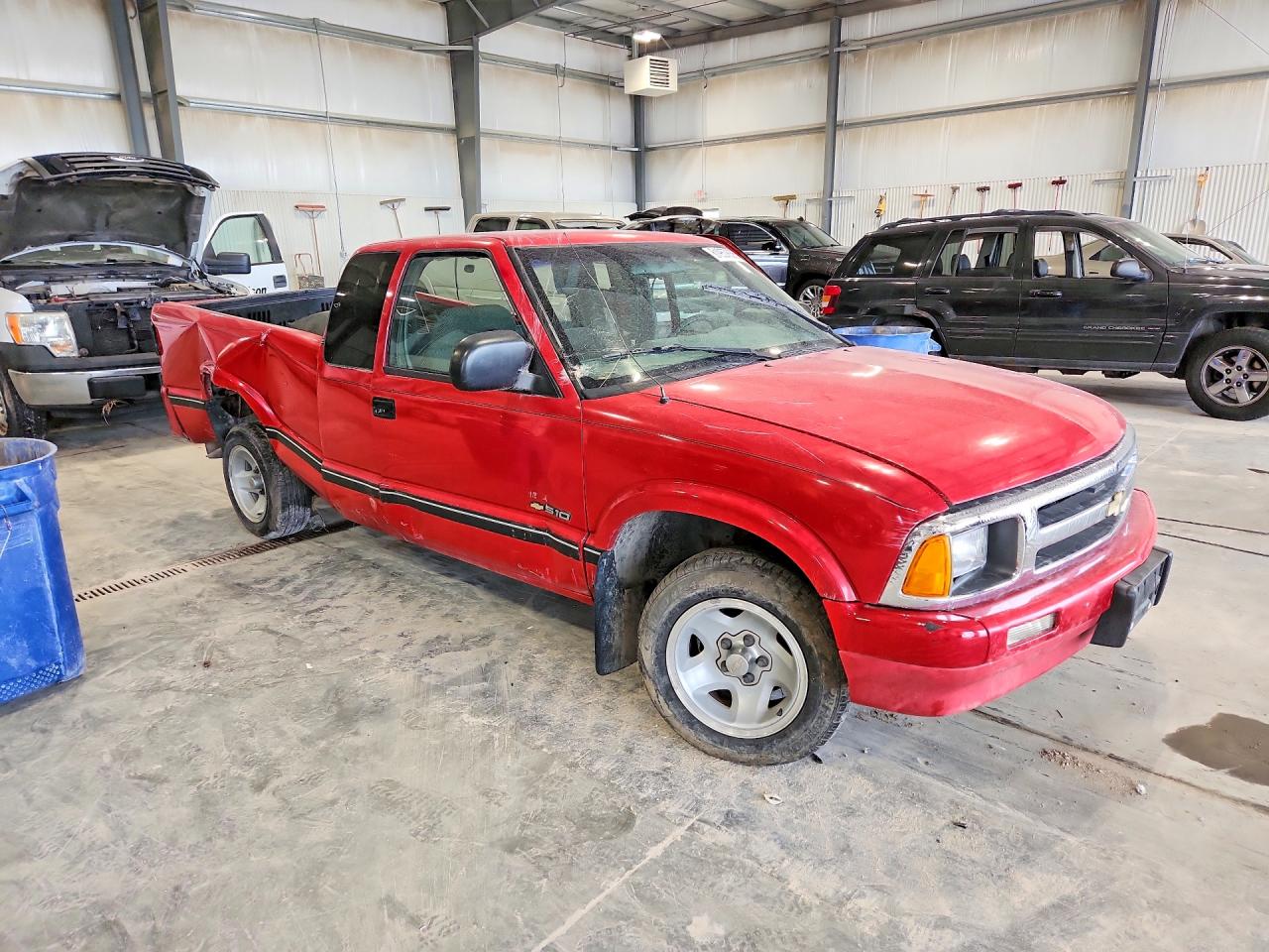 1997 Chevrolet S Truck S10 Red vin: 1GCCS1948V8124092