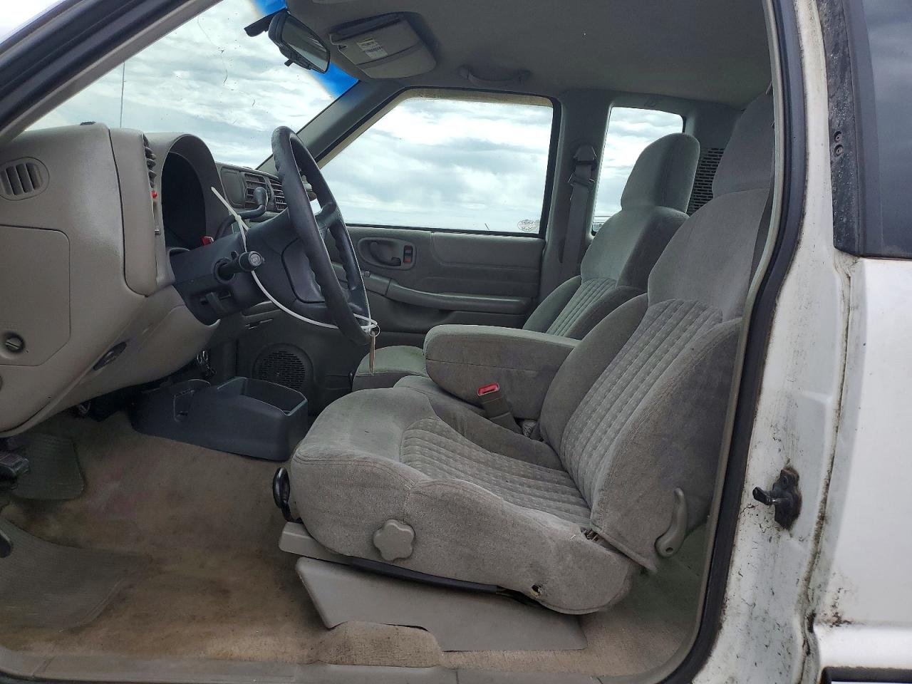 1998 Chevrolet S Truck S10 White vin: 1GCCS1949WK237781
