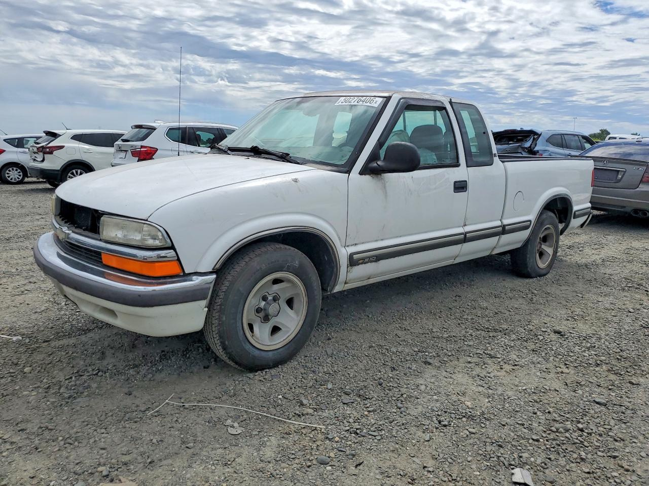 1998 Chevrolet S Truck S10 White vin: 1GCCS1949WK237781