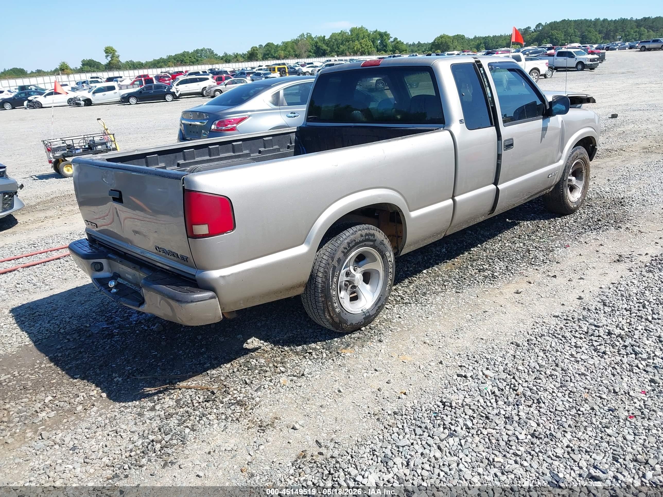 2000 Chevrolet S-10 Ls Gold vin: 1GCCS1949YK157092