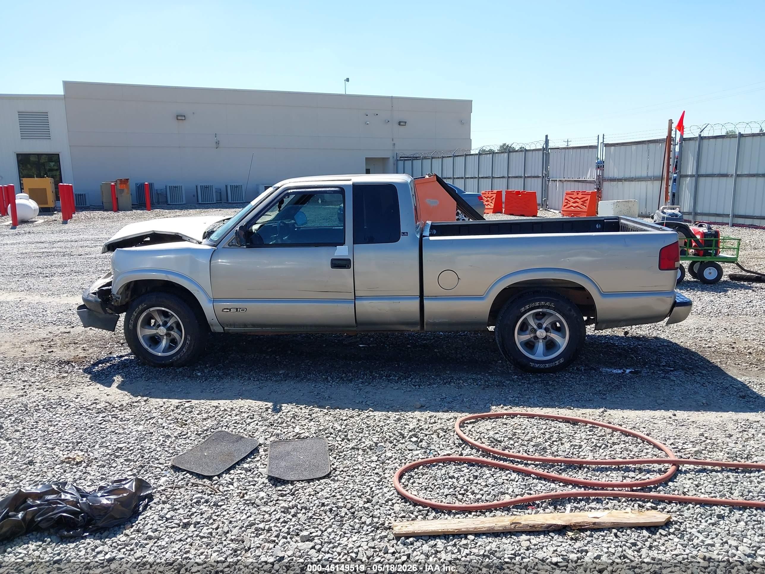 2000 Chevrolet S-10 Ls Gold vin: 1GCCS1949YK157092
