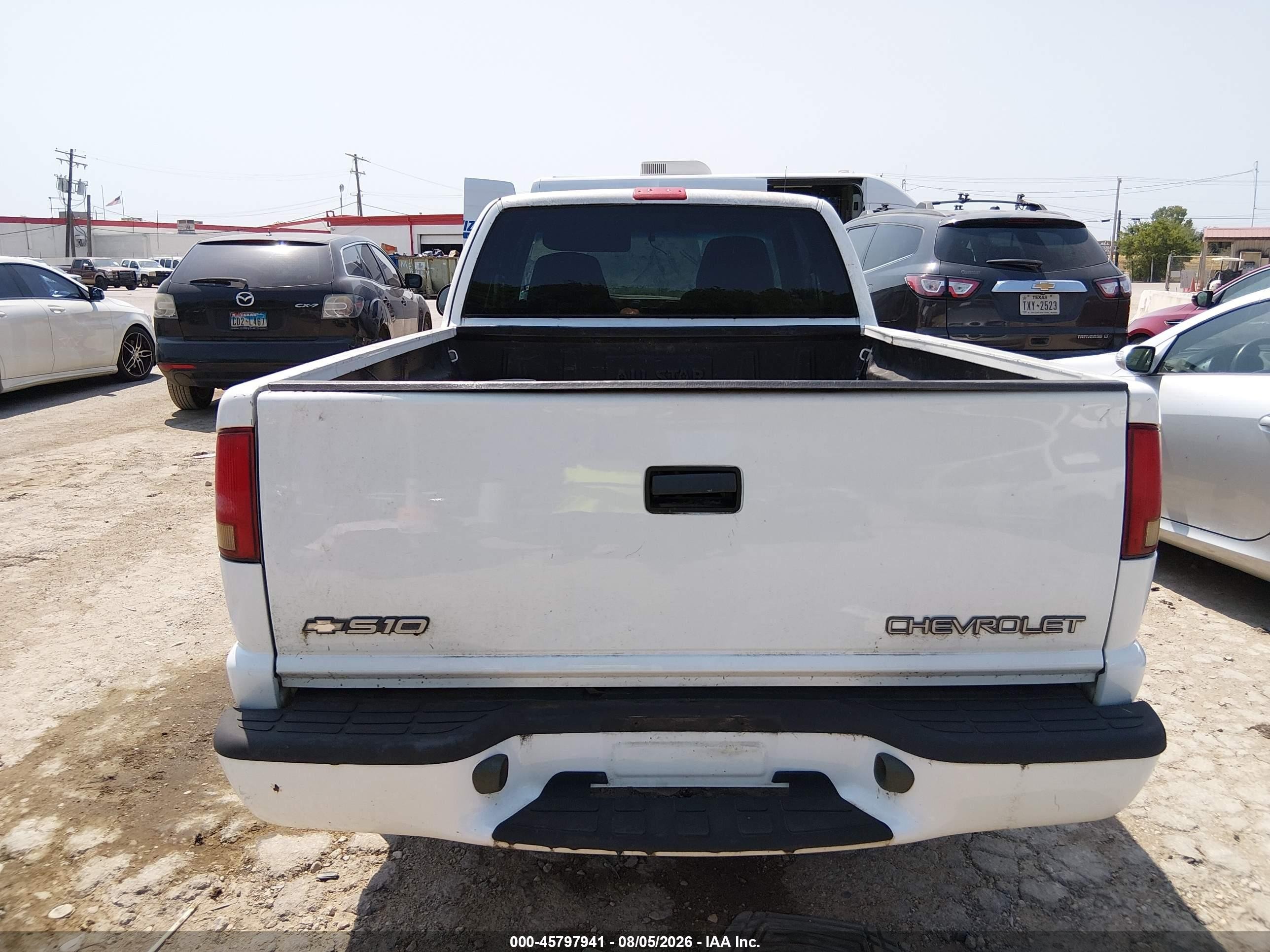 1999 Chevrolet S-10 Ls White vin: 1GCCS194XX8144041