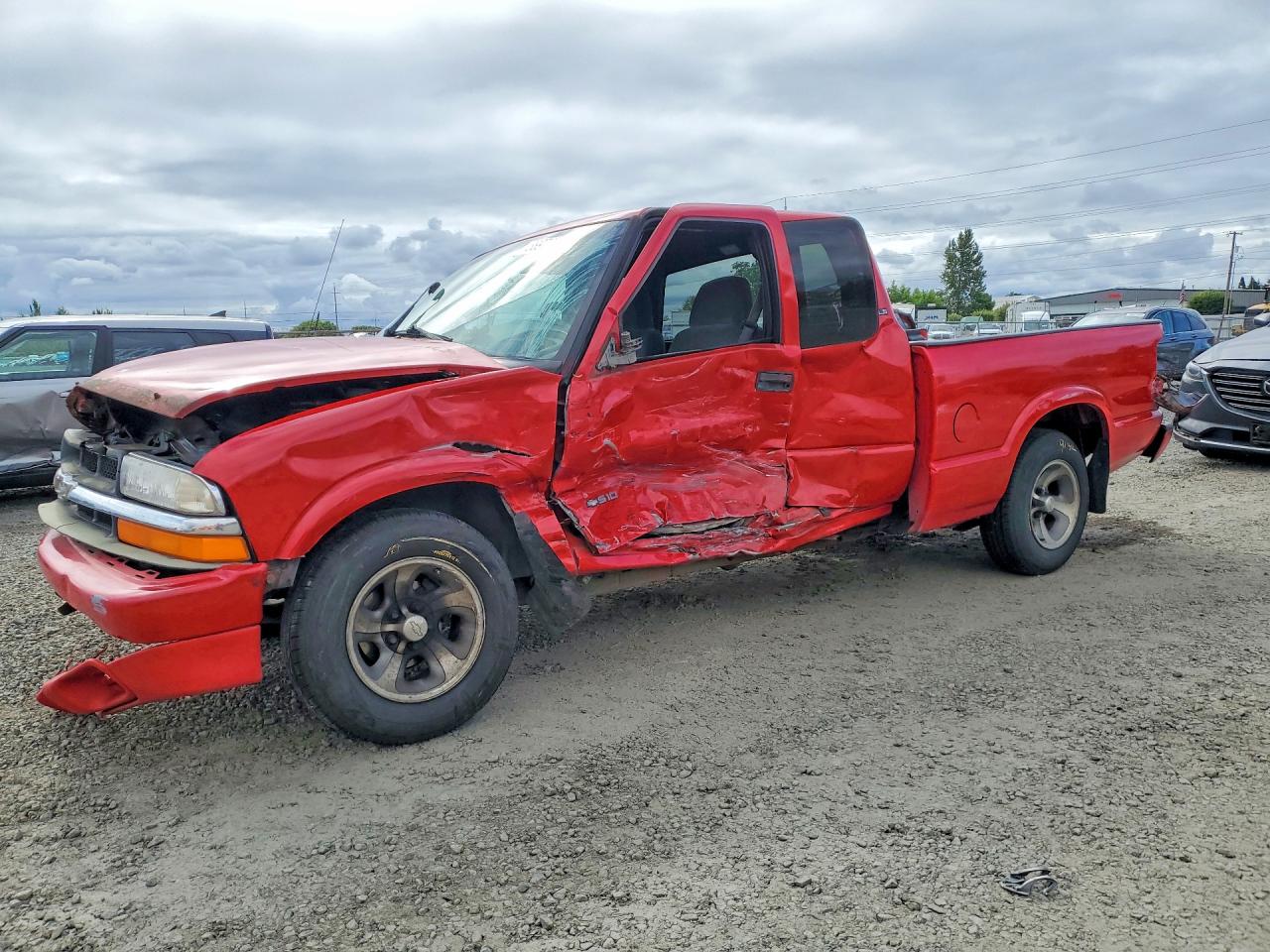 2000 Chevrolet S Truck S10 Red vin: 1GCCS194XY8127273