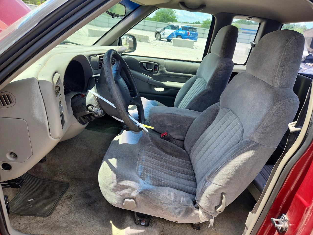 2000 Chevrolet S Truck S10 Brown vin: 1GCCS1950YK229953