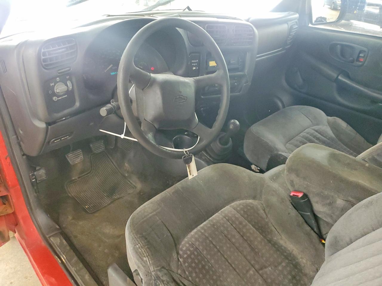 2001 Chevrolet S Truck S10 Red vin: 1GCCS195218251827