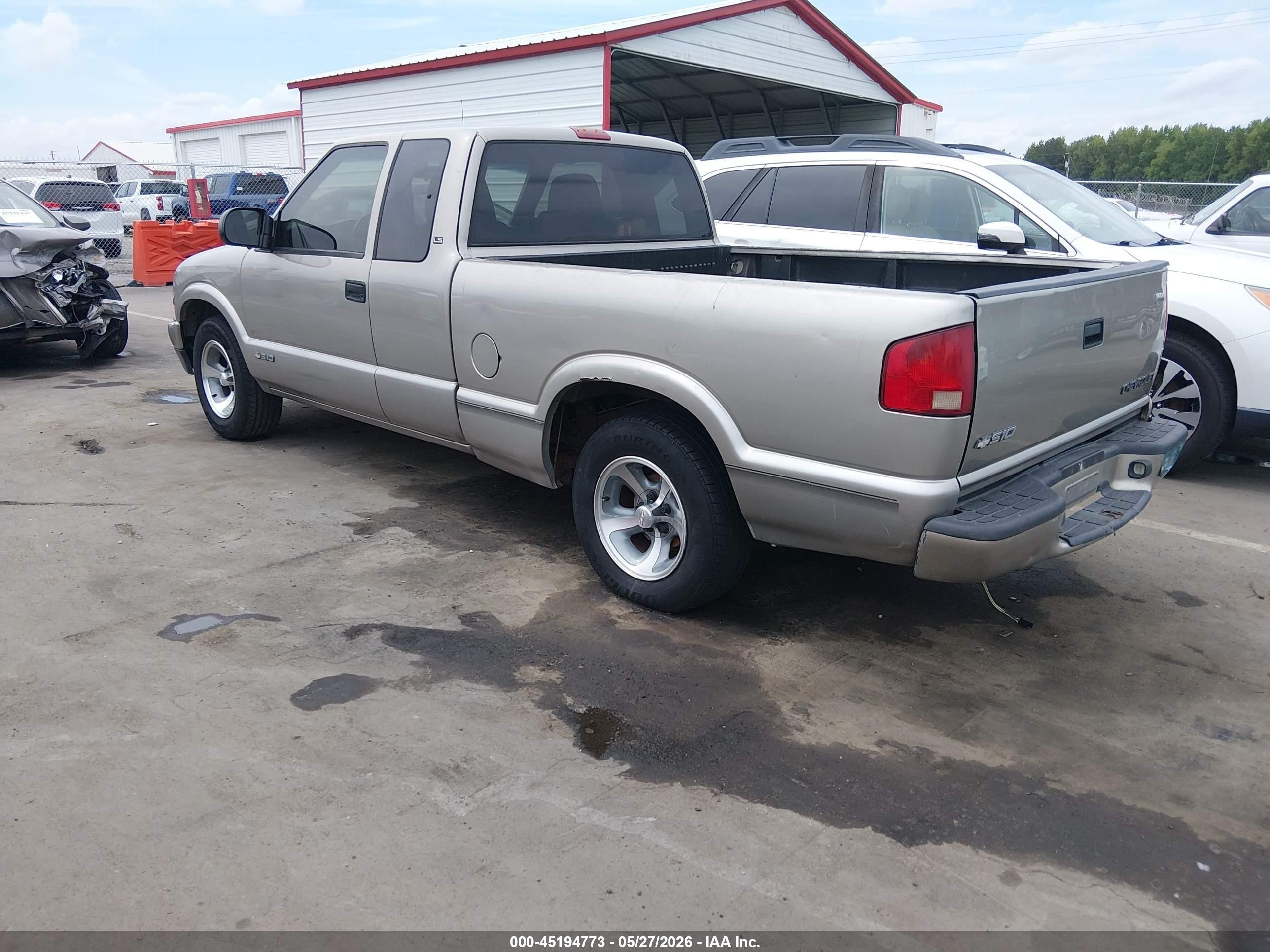2002 Chevrolet S-10 Ls Коричневый vin: 1GCCS195228257113