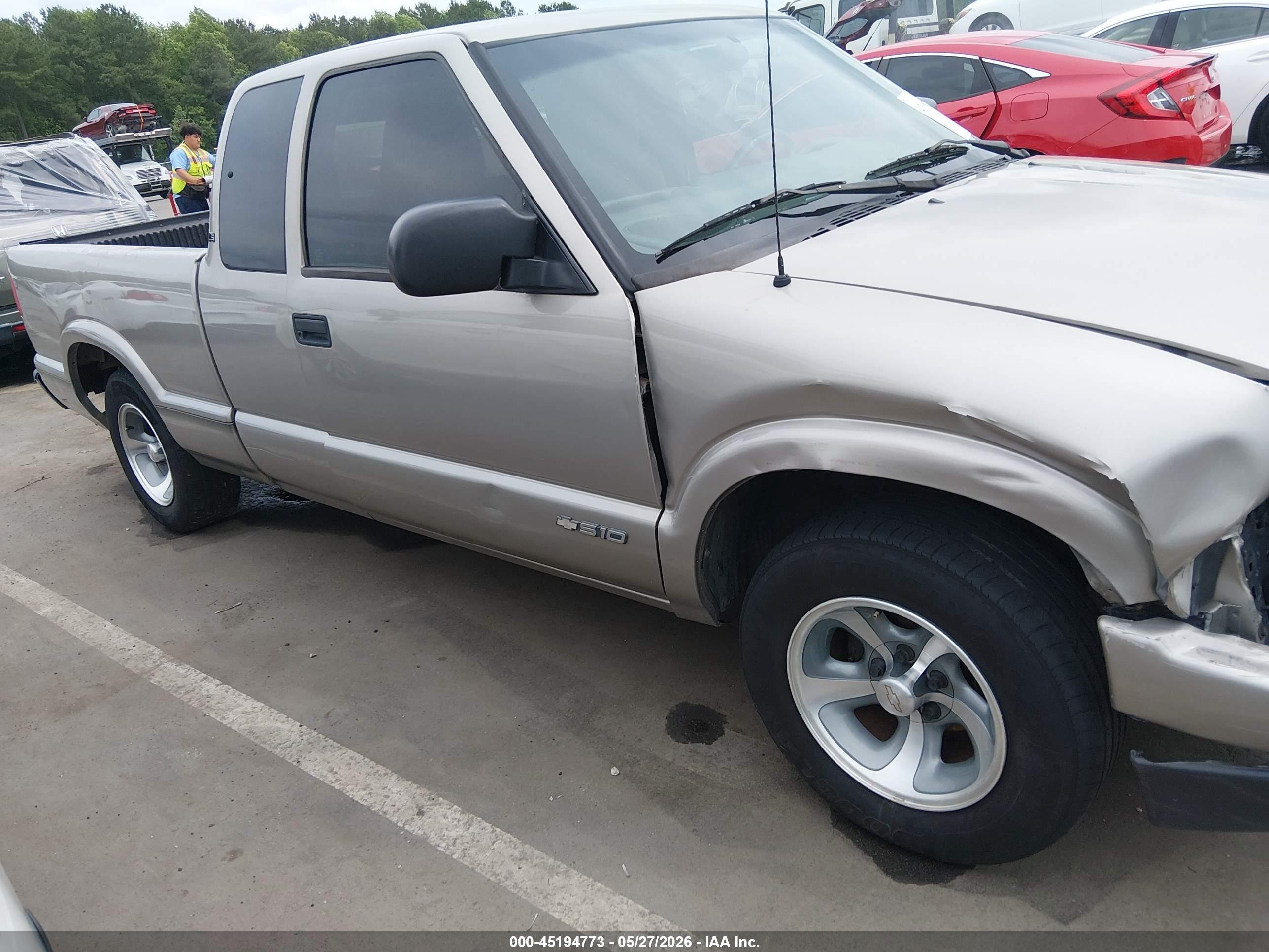 2002 Chevrolet S-10 Ls Коричневый vin: 1GCCS195228257113