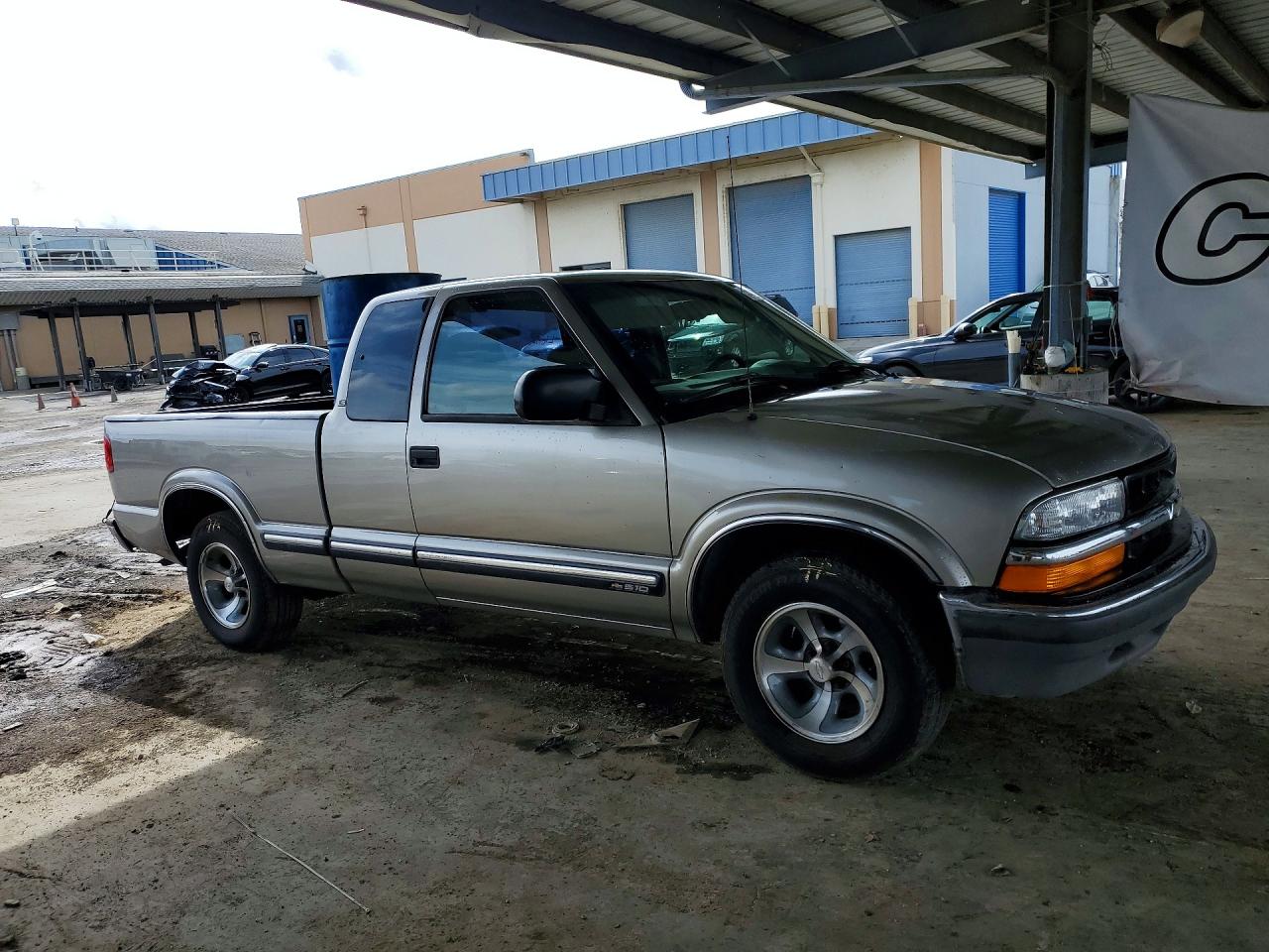 2001 Chevrolet S Truck S10 Gold vin: 1GCCS19541K119087