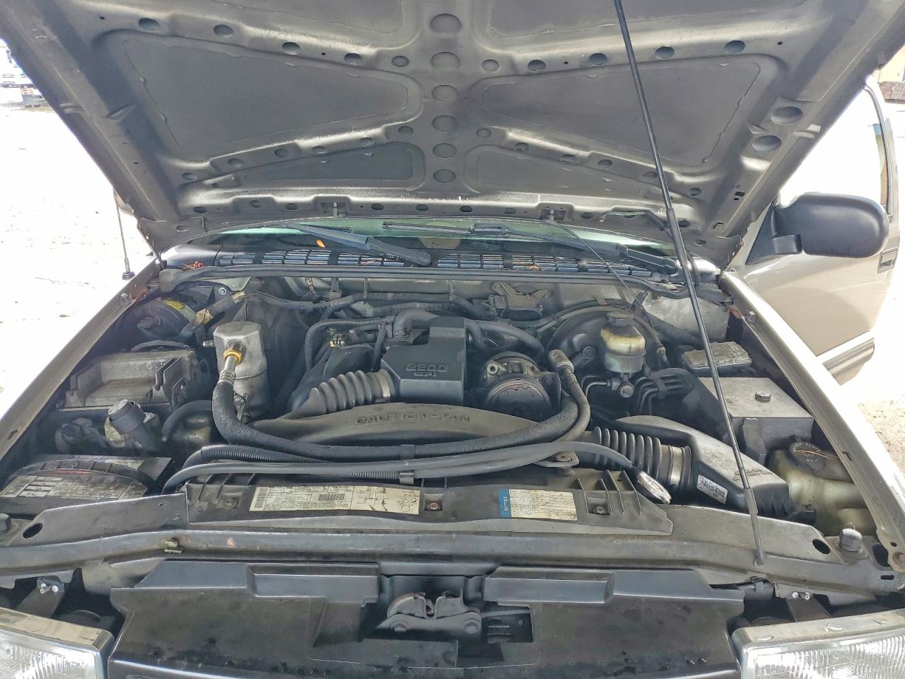 2001 Chevrolet S Truck S10 Gold vin: 1GCCS19541K119087