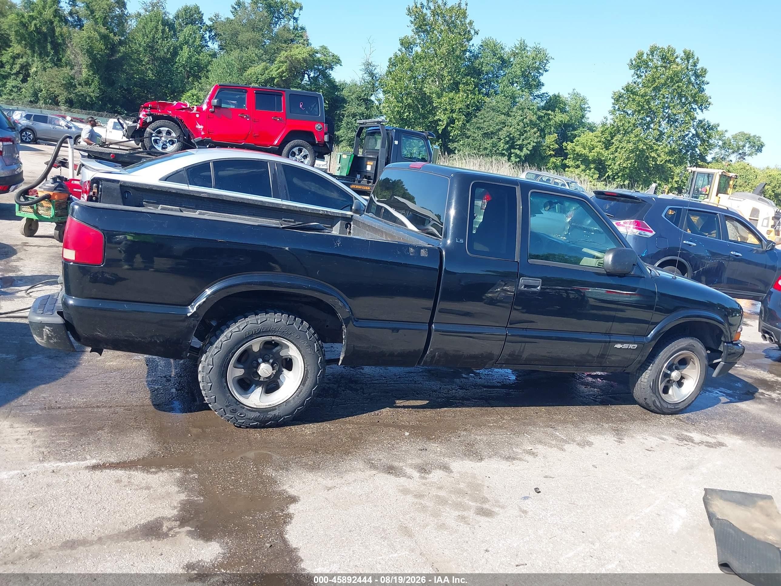 2002 Chevrolet S-10 Ls Black vin: 1GCCS195428172502