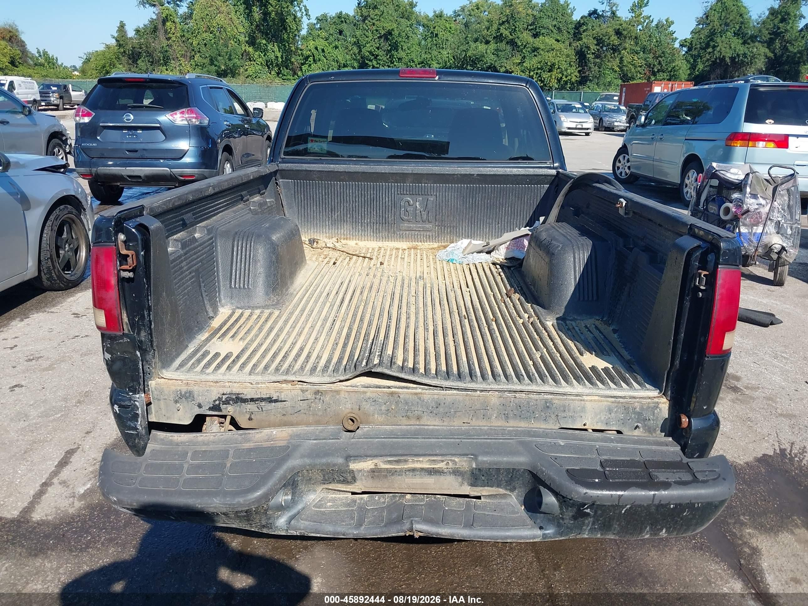 2002 Chevrolet S-10 Ls Black vin: 1GCCS195428172502