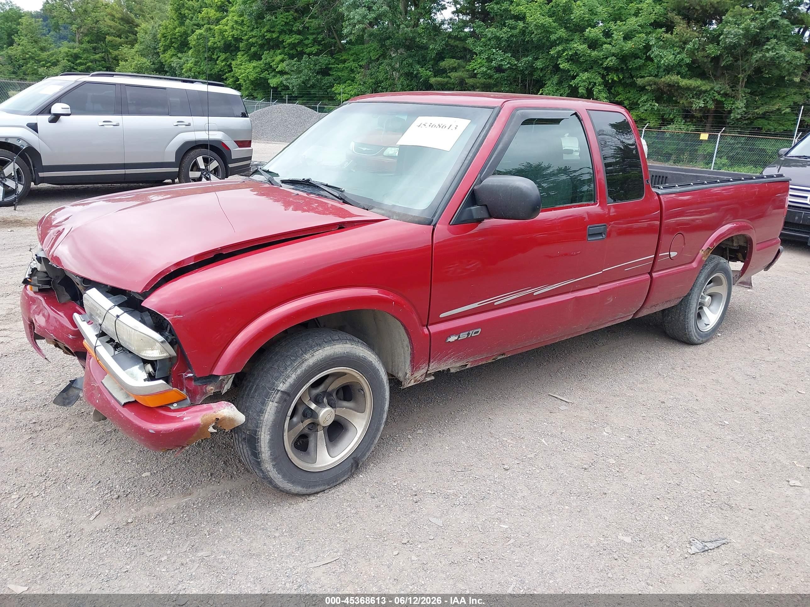 2000 Chevrolet S-10 Ls Red vin: 1GCCS1955Y8220193