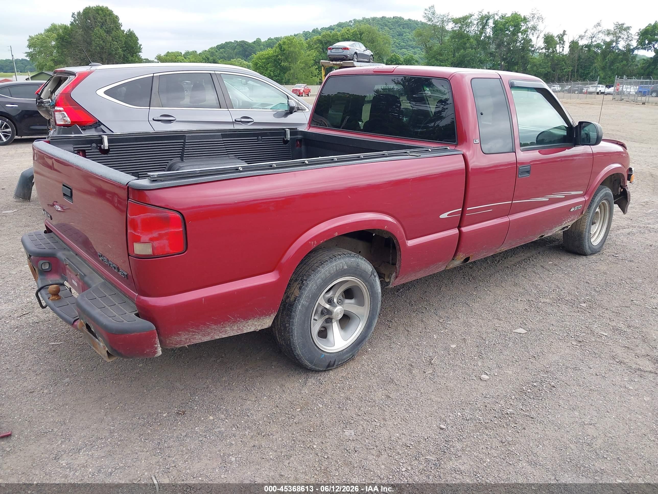 2000 Chevrolet S-10 Ls Red vin: 1GCCS1955Y8220193