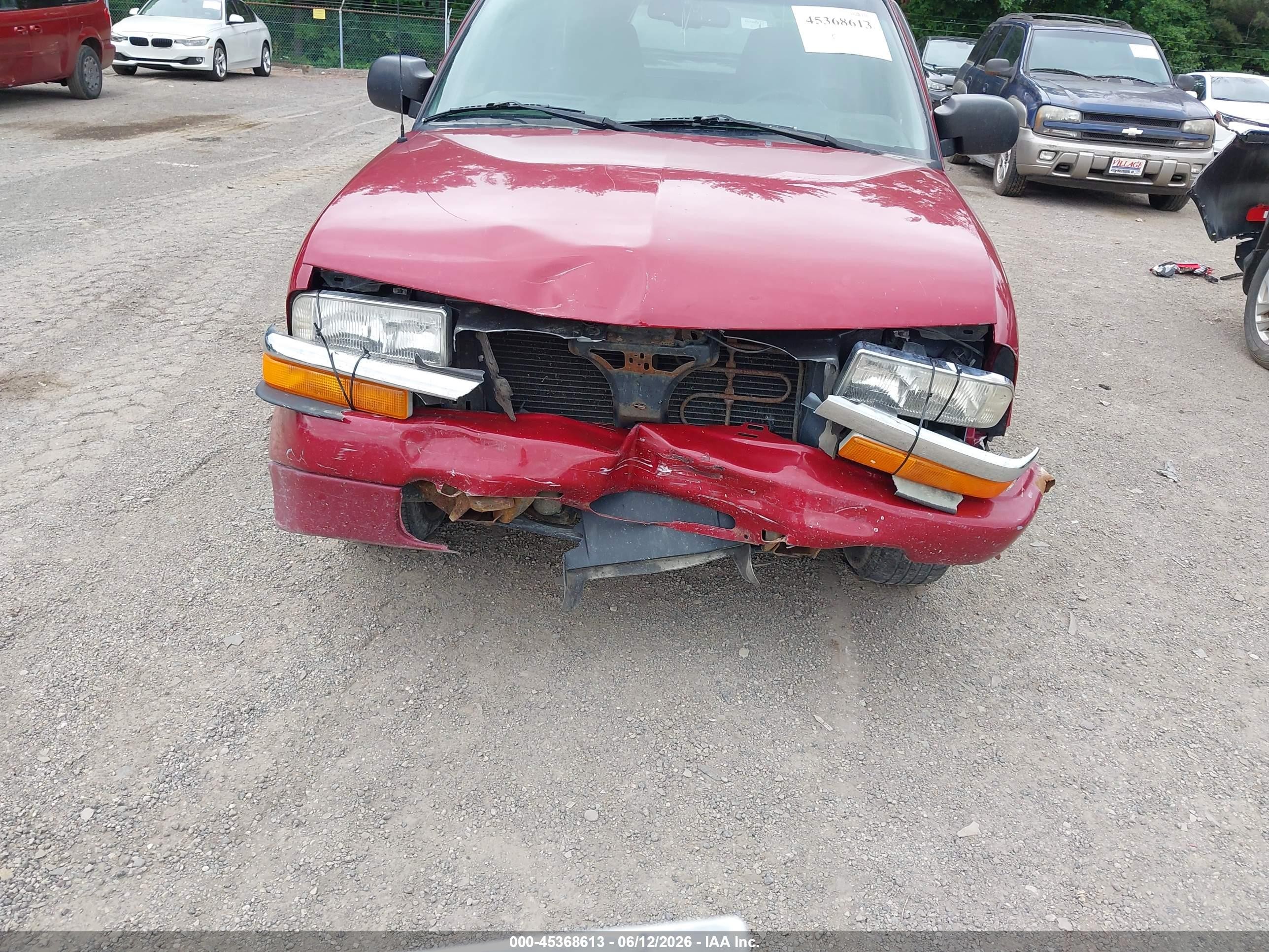 2000 Chevrolet S-10 Ls Red vin: 1GCCS1955Y8220193