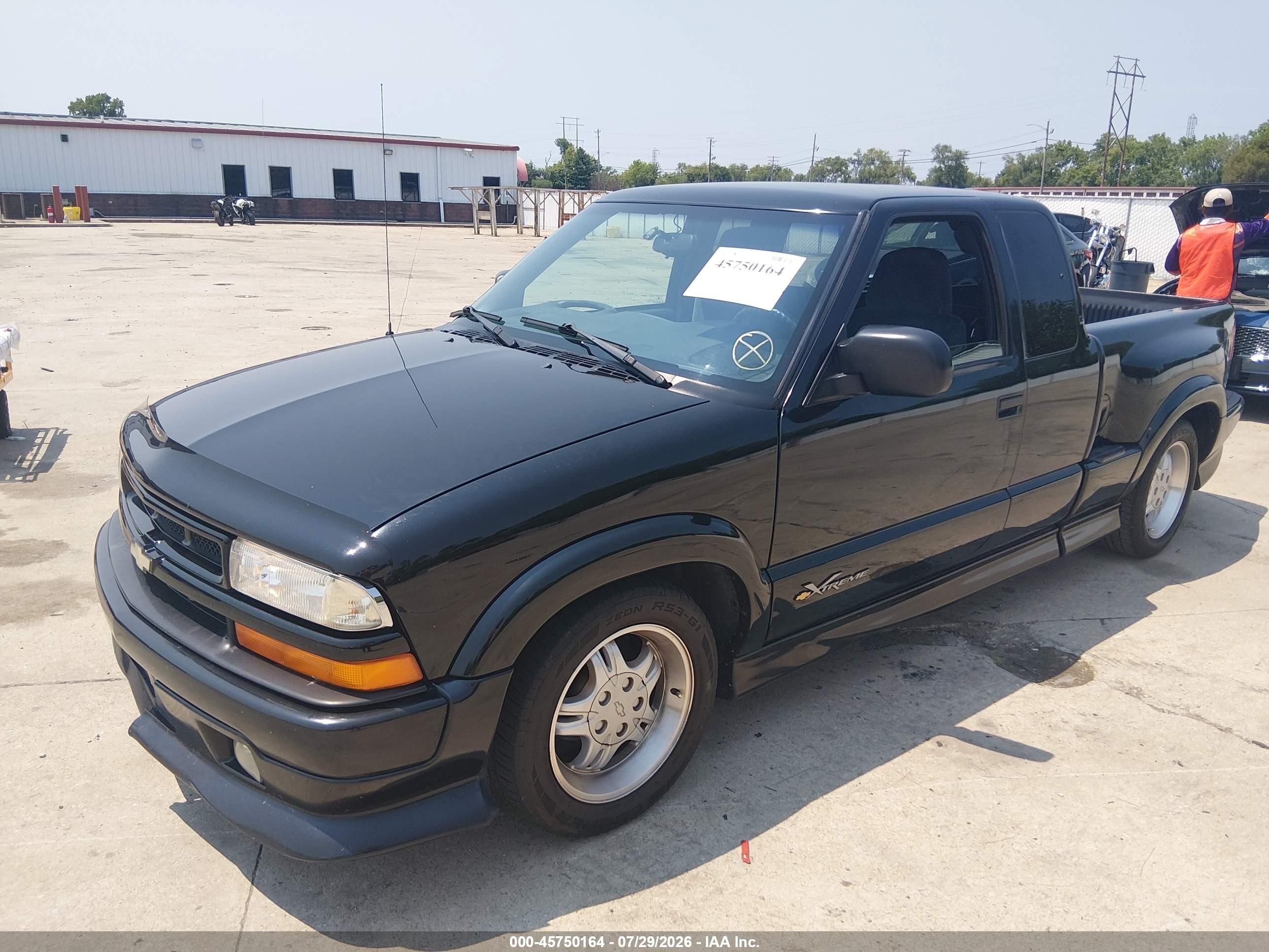 2000 Chevrolet S-10 Ls Black vin: 1GCCS1955Y8302621