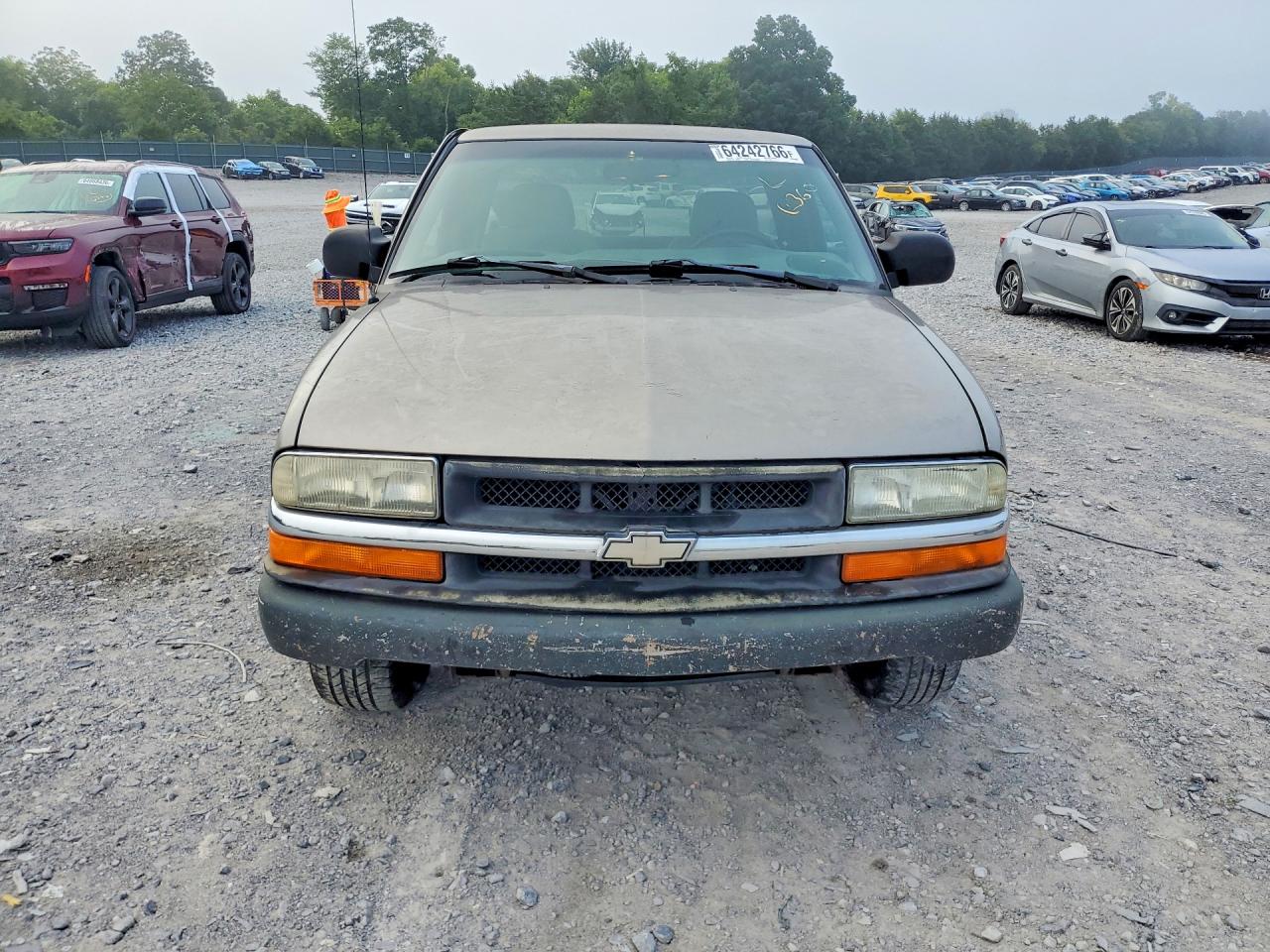 2001 Chevrolet S Truck S10 Gray vin: 1GCCS195618111182