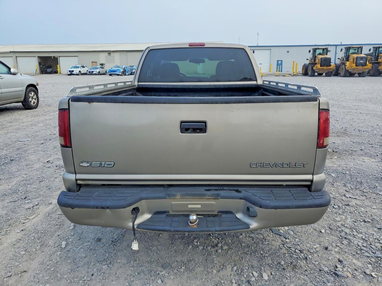 2001 Chevrolet S Truck S10 Gray vin: 1GCCS195618111182